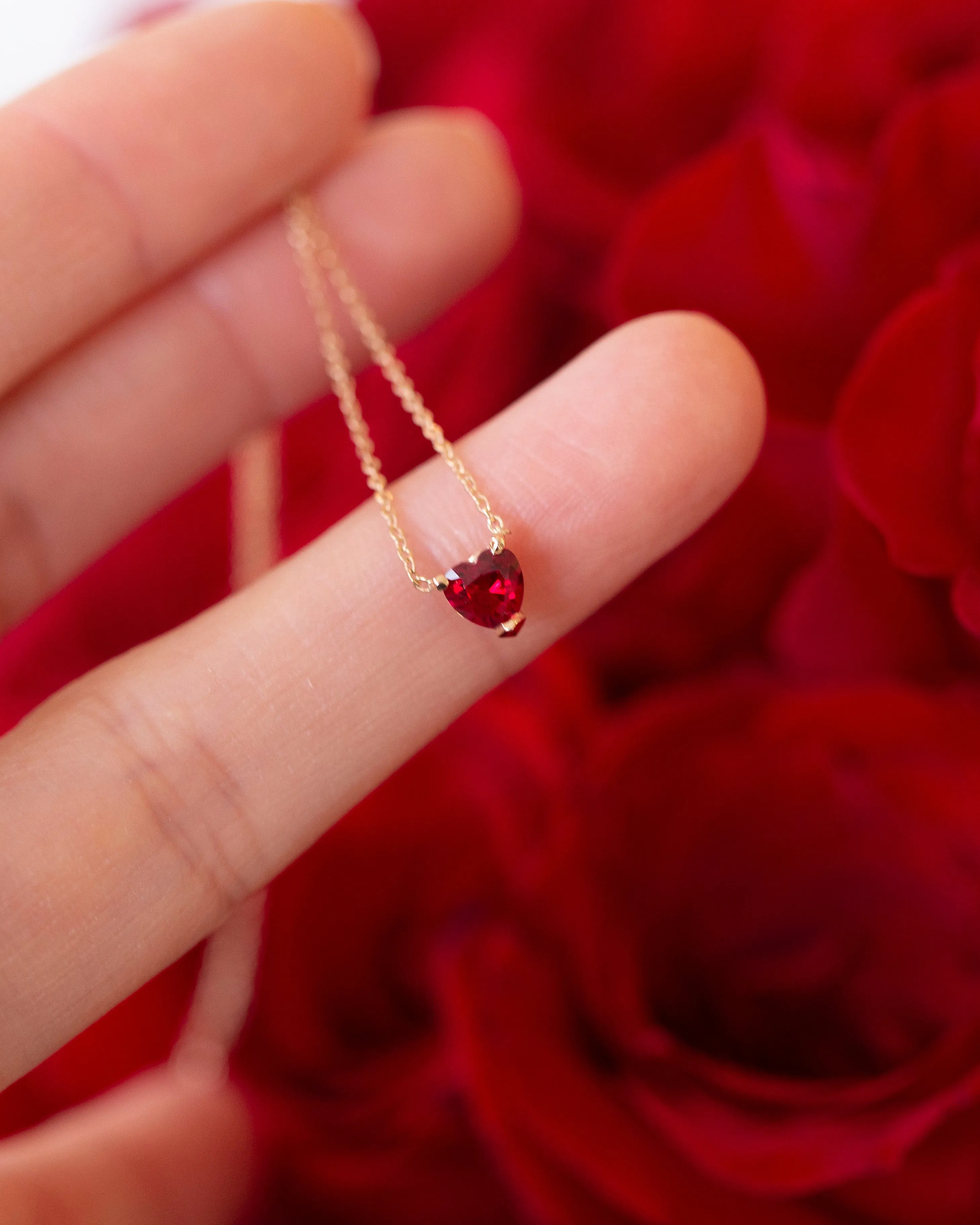 14k Gold Heart Shaped Garnet Necklace 