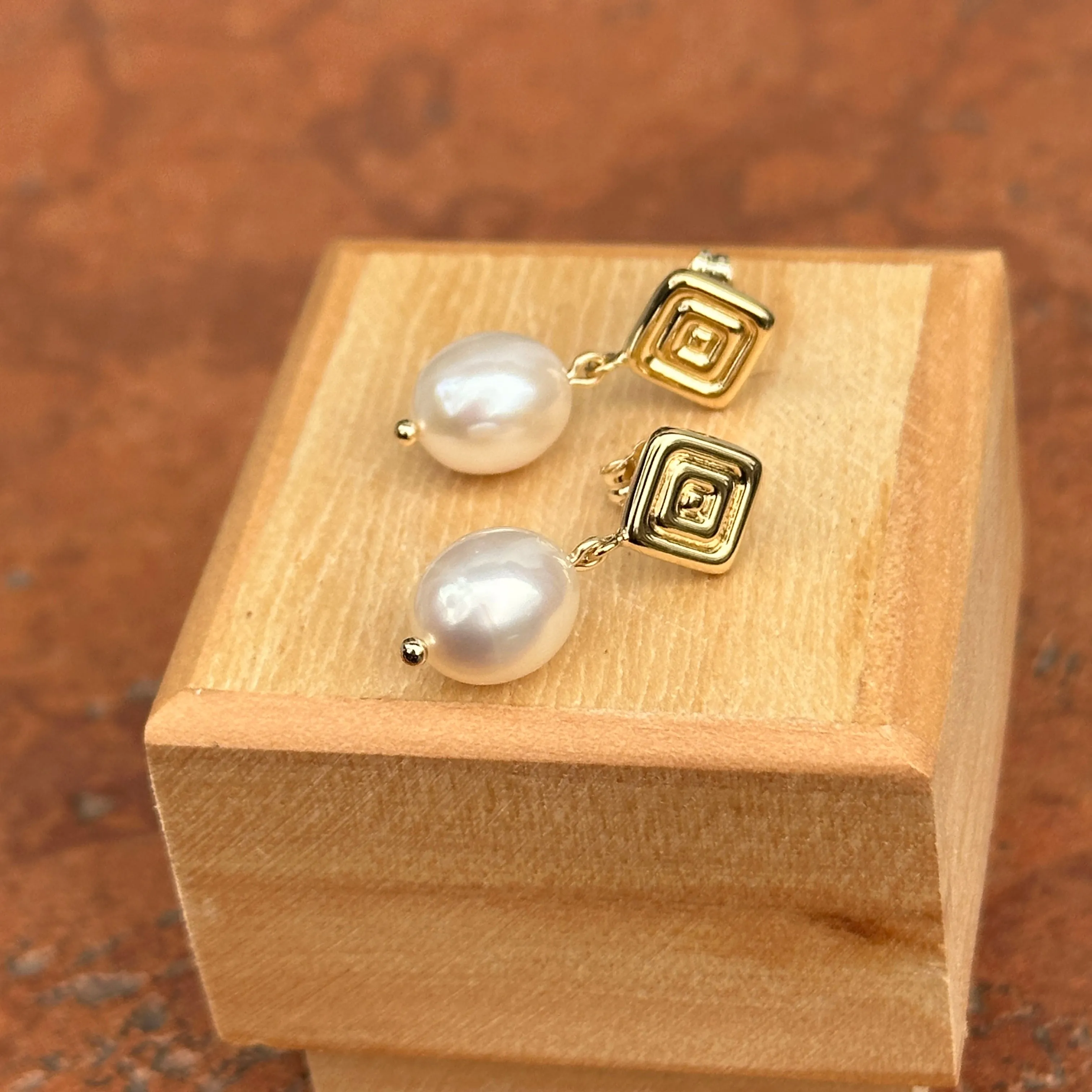 14KT Yellow Gold Ribbed Square Drop Pearl Earrings