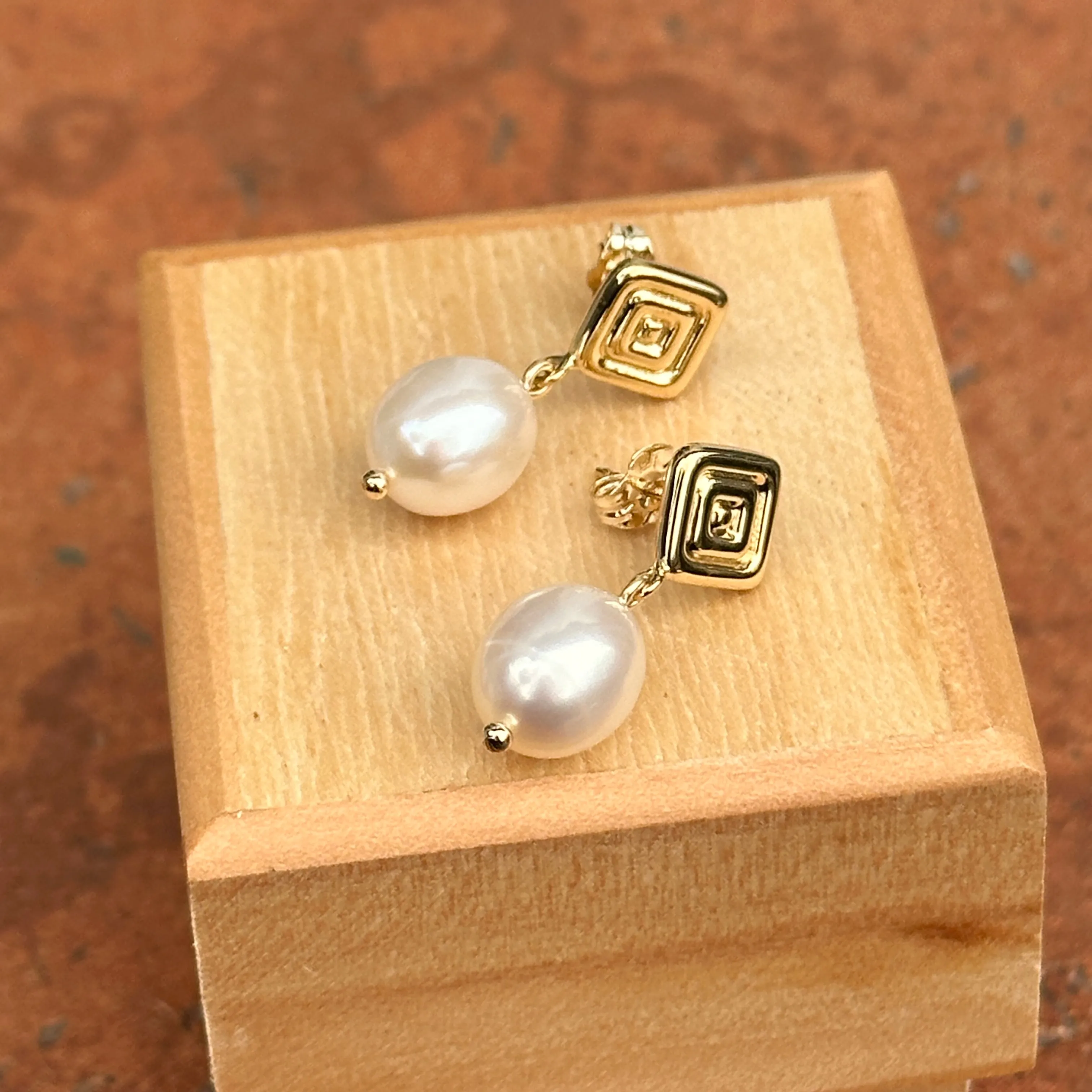 14KT Yellow Gold Ribbed Square Drop Pearl Earrings
