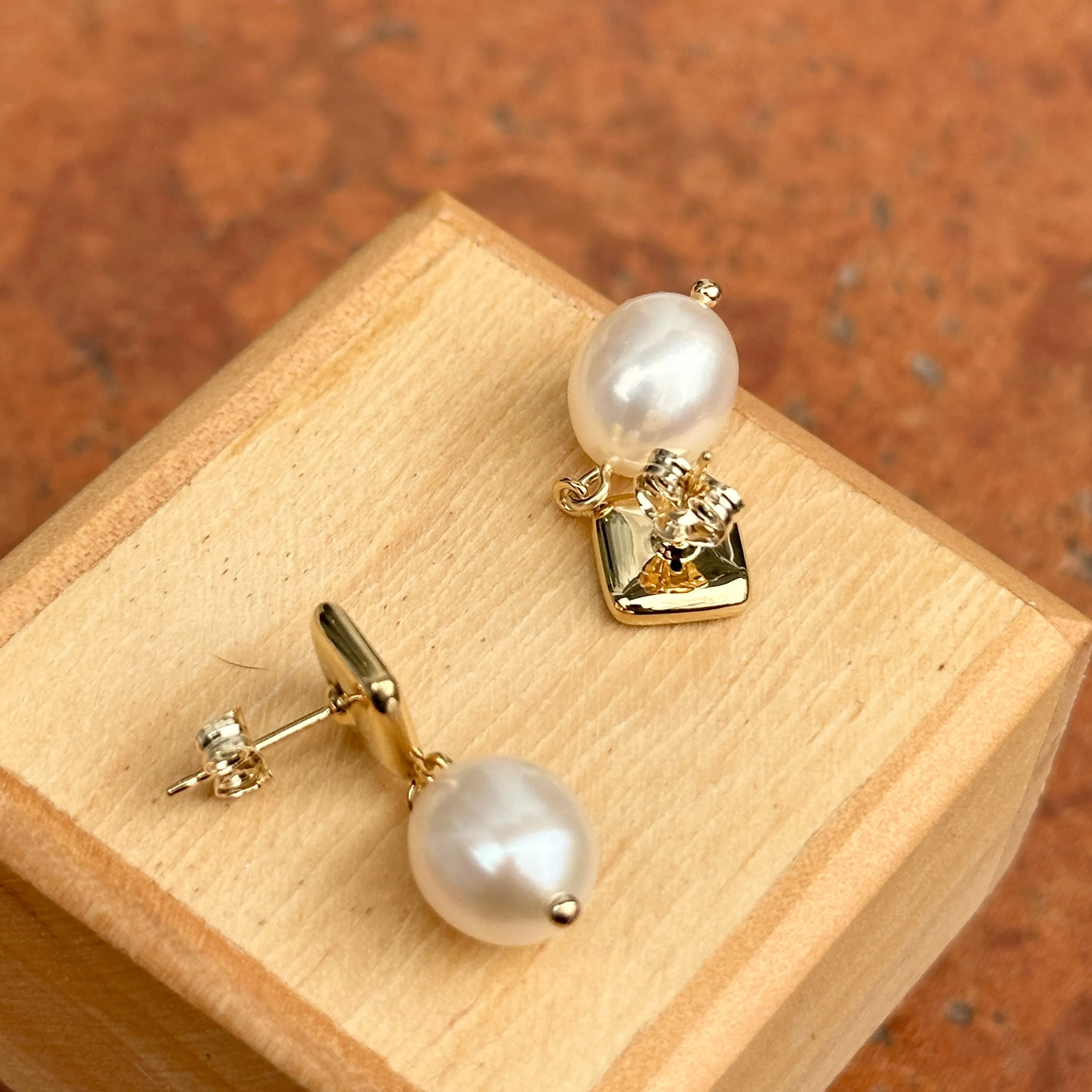 14KT Yellow Gold Ribbed Square Drop Pearl Earrings