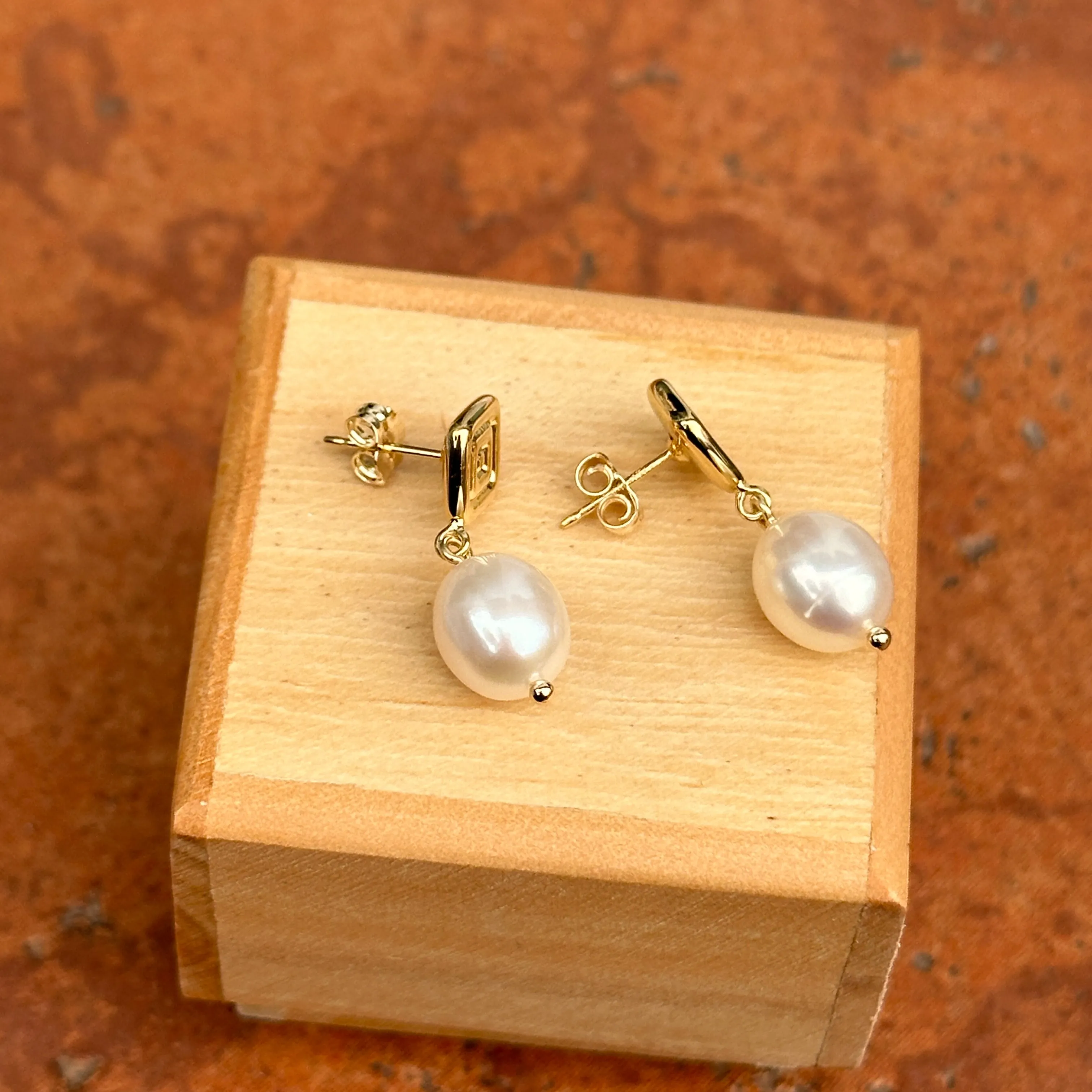 14KT Yellow Gold Ribbed Square Drop Pearl Earrings