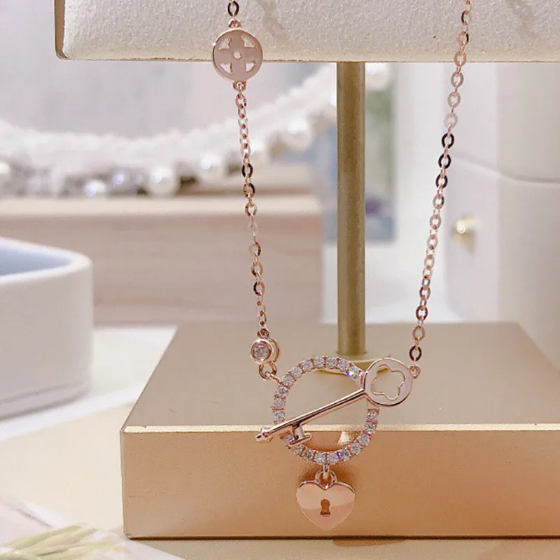 18K Gold 0.01ct Natural Diamond Key Heart-shaped Halo Necklace