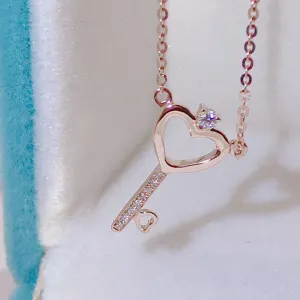 18K Gold 0.035ct Diamond Heart Shaped Key Pendant Necklace