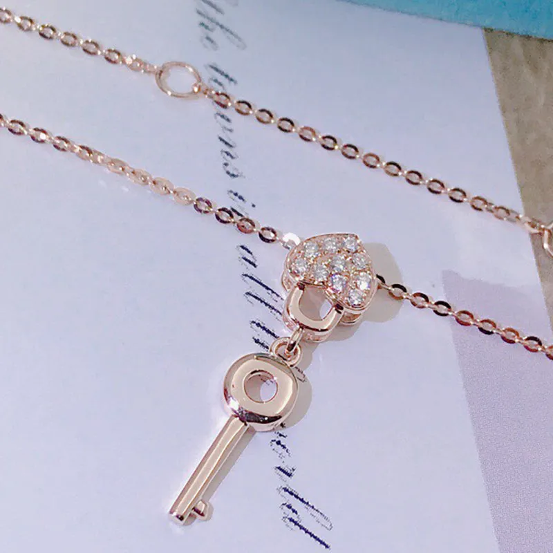 18K Gold 0.07ct Diamond Heart Shaped Hanging Key Pendant Necklace