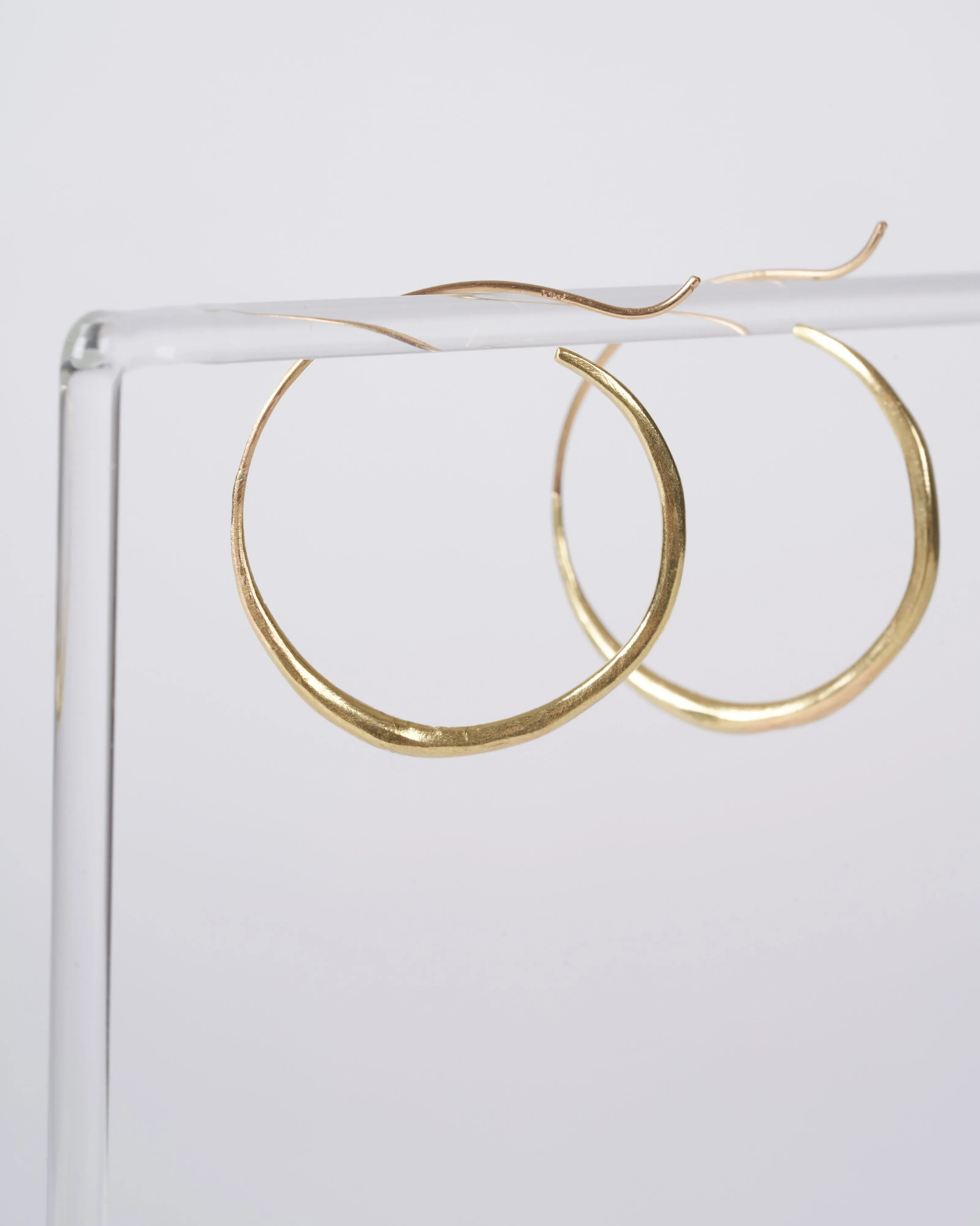 18k spiral hoop earrings - gold