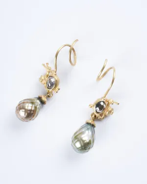 18k yellow gold earrings with salt and pepper diamonds and tahitian pearls - gold
