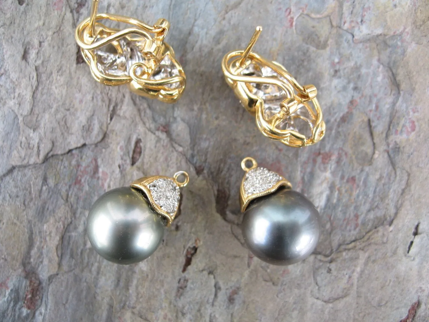18KT Yellow Gold Pave Diamond    Gray Tahitian Pearl Estate Earrings