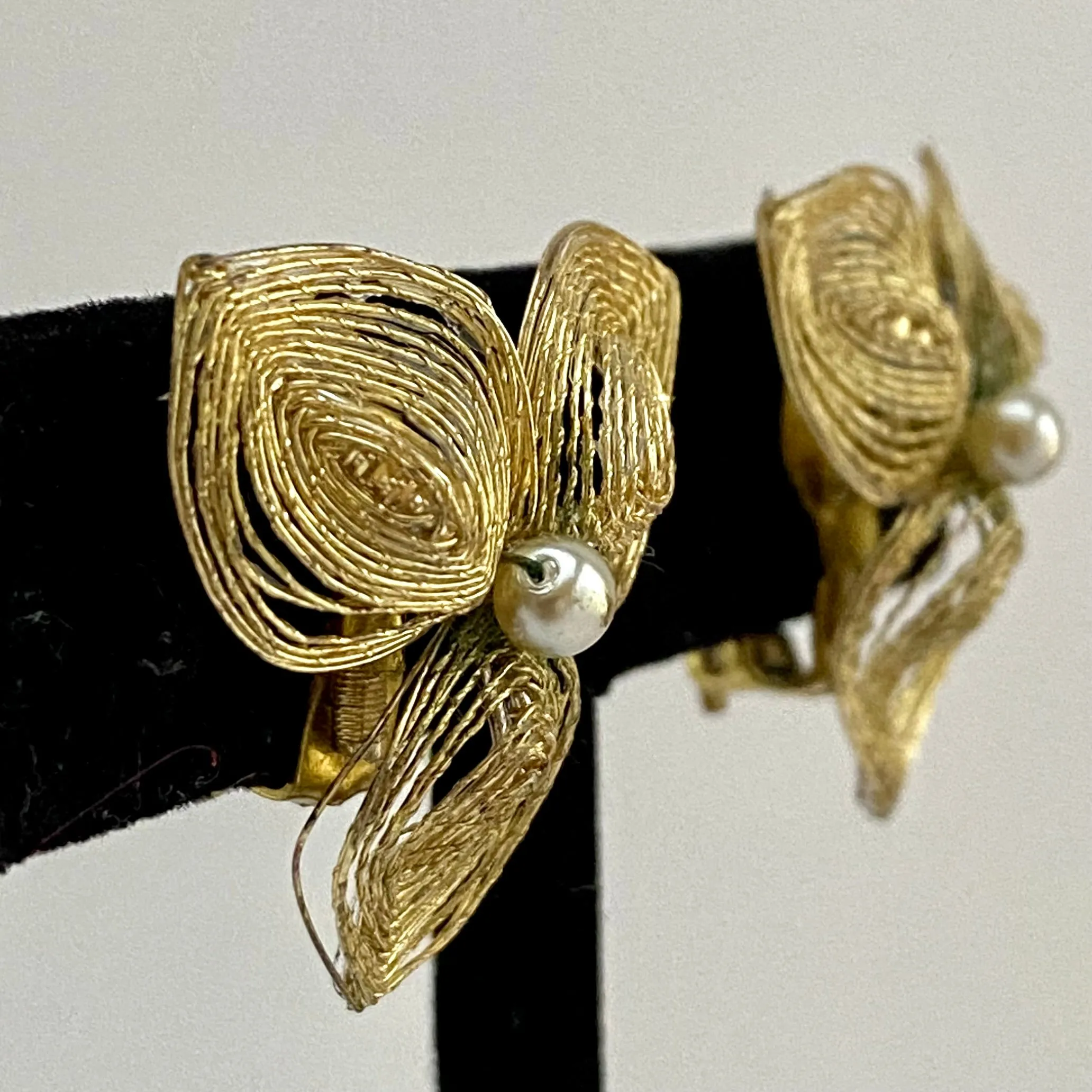 1950s Germany Gold-Tone Spun Wire Brooch & Earrings Set