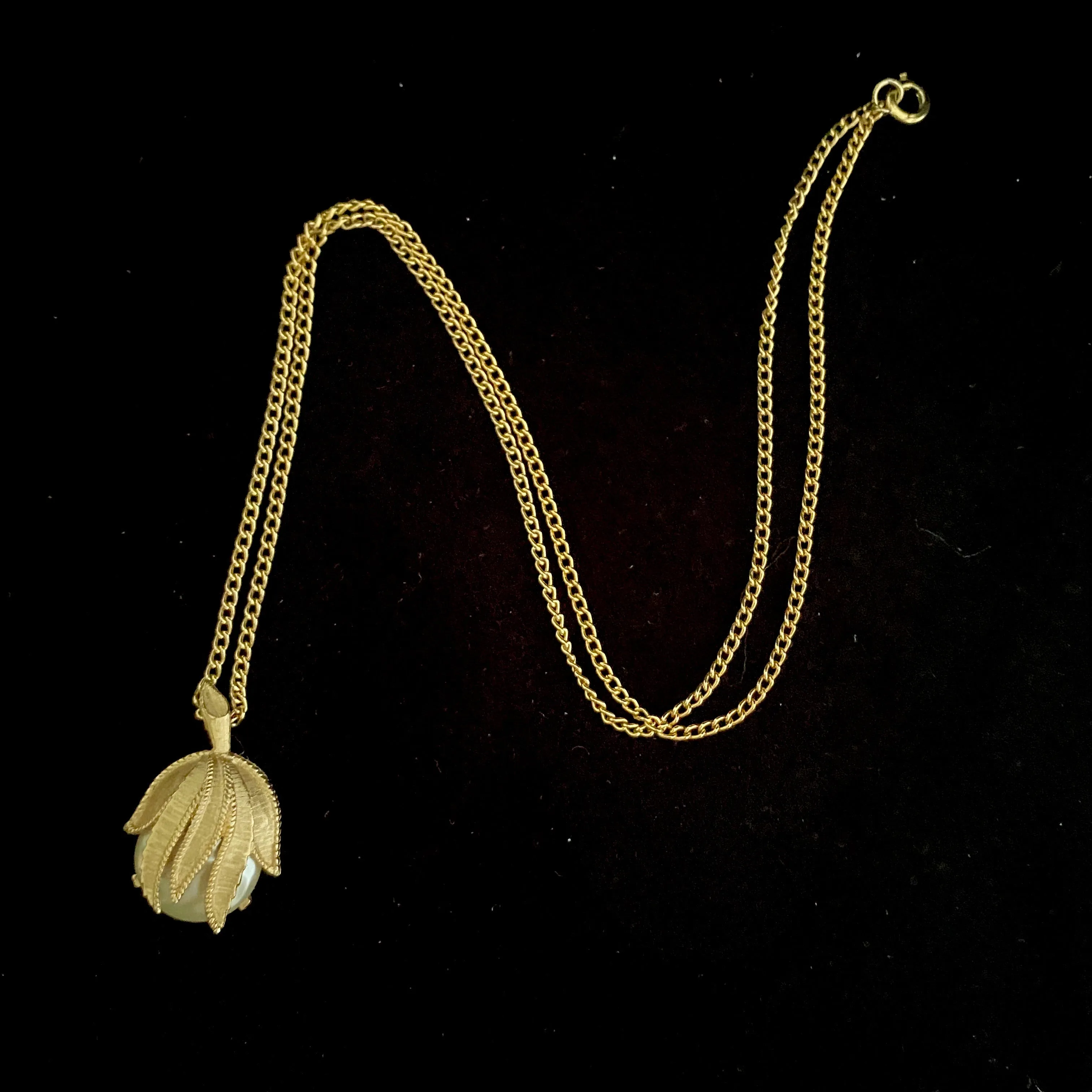 1963 Sarah Coventry Hidden Pearl Demi-Parure
