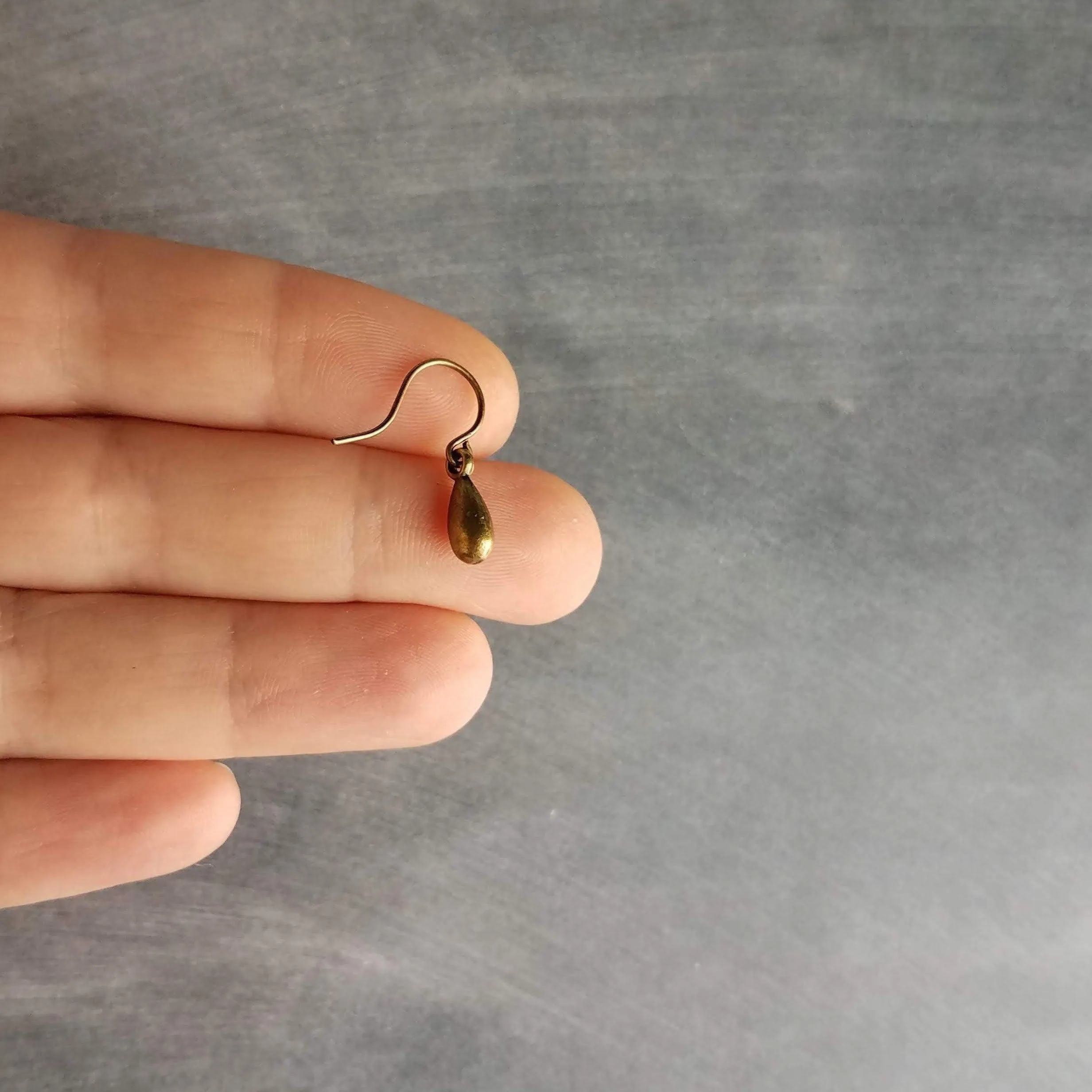 Antique Brass Drop Earrings, small drop earrings, simple teardrop earring, little bronze drop earring, rustic dangle earring, dainty earring