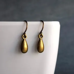 Antique Brass Drop Earrings, small drop earrings, simple teardrop earring, little bronze drop earring, rustic dangle earring, dainty earring