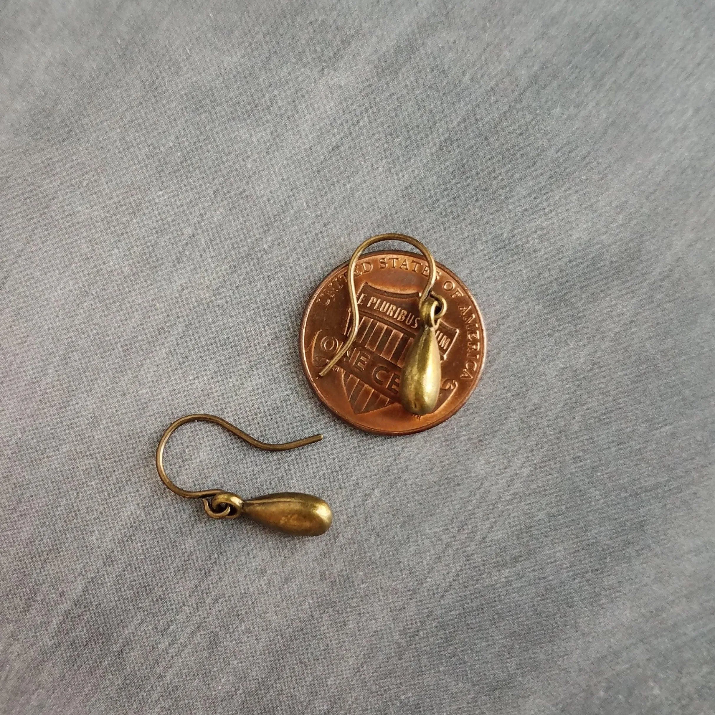 Antique Brass Drop Earrings, small drop earrings, simple teardrop earring, little bronze drop earring, rustic dangle earring, dainty earring