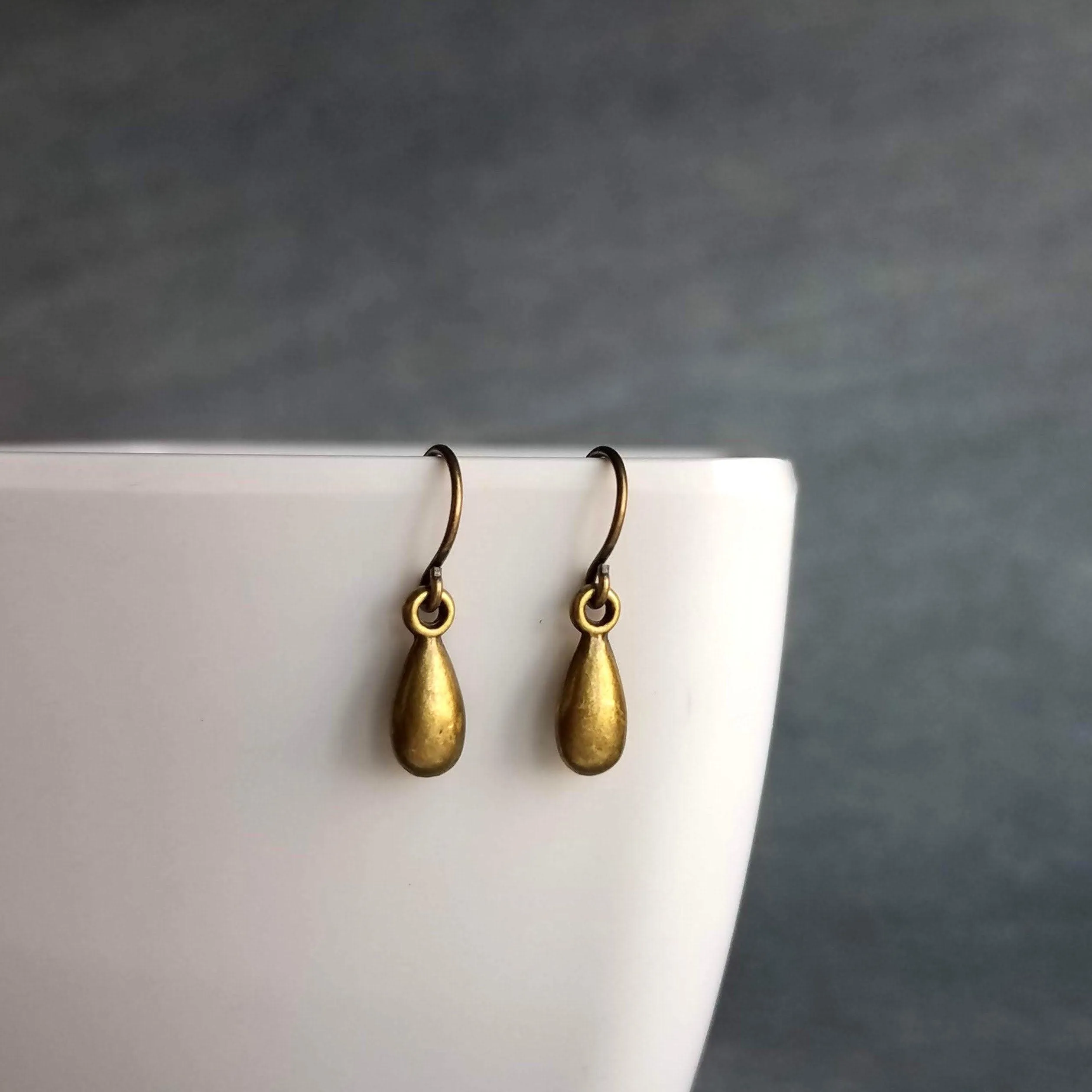Antique Brass Drop Earrings, small drop earrings, simple teardrop earring, little bronze drop earring, rustic dangle earring, dainty earring