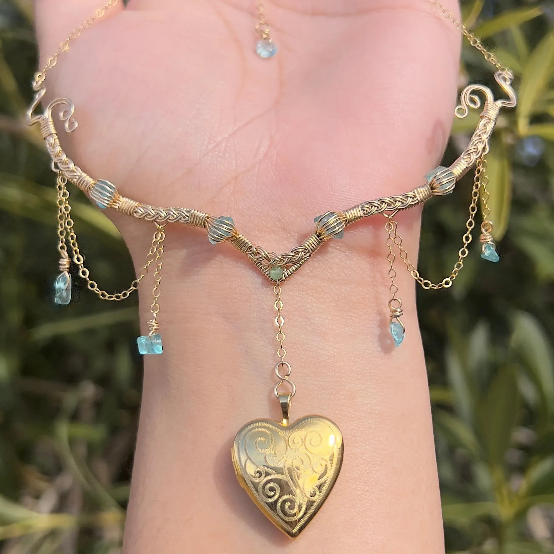 Astraea Lovers Locket Blue Apatite 14KGF ✵