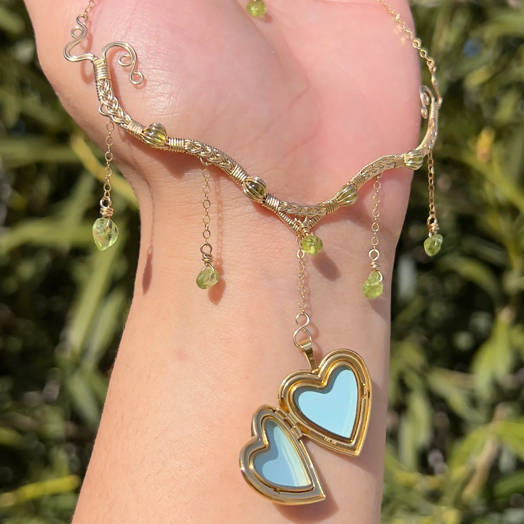 Astraea Lovers Locket Peridot 14KGF ✵