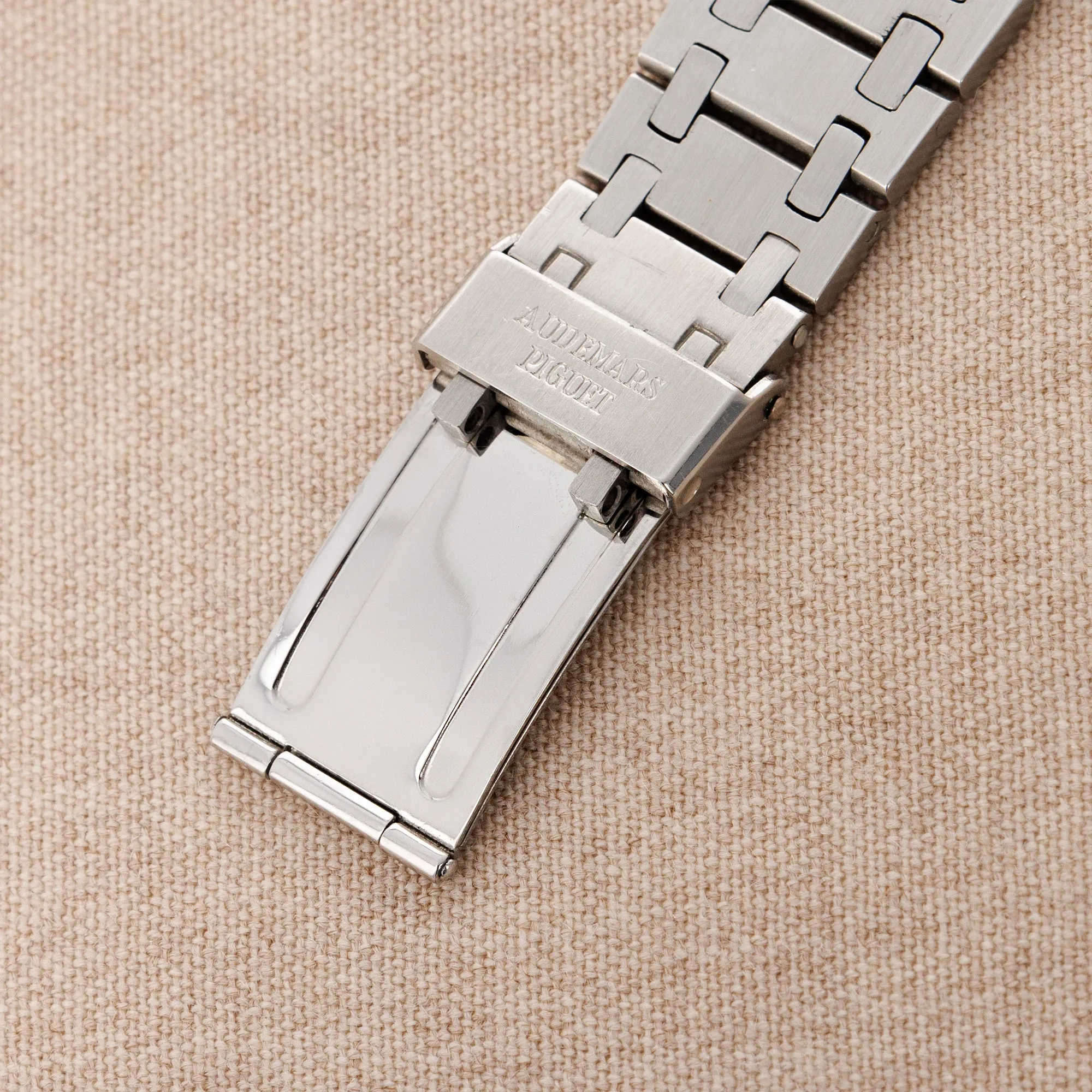 Audemars Piguet Steel Transitional Jumbo Royal Oak Ref. 5402 Rare No Serial Watch