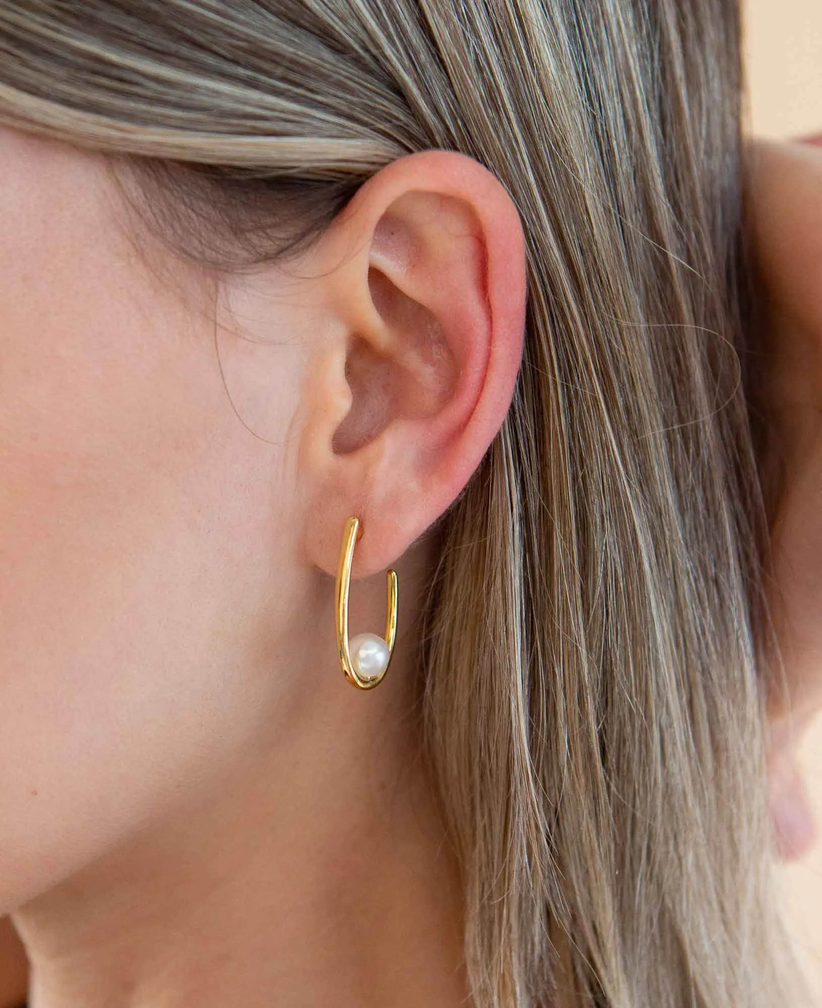 Aurelie Pearl Hoop Earrings