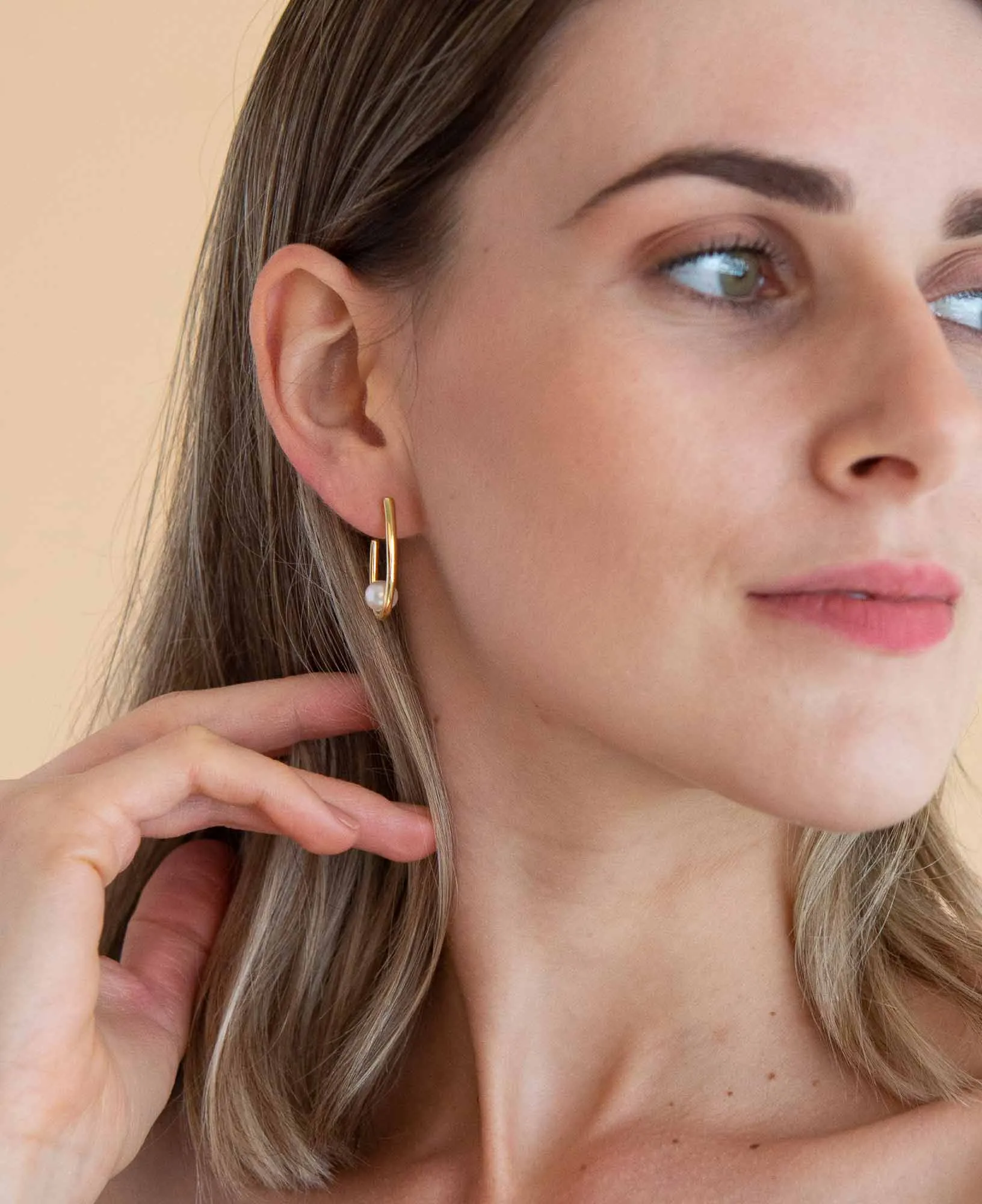 Aurelie Pearl Hoop Earrings