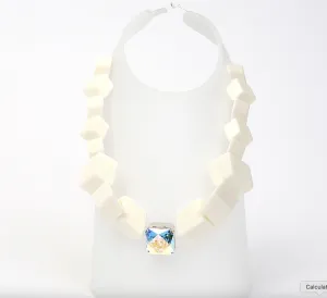 BANKIZZ Ivory Necklace - Aurora Borealis