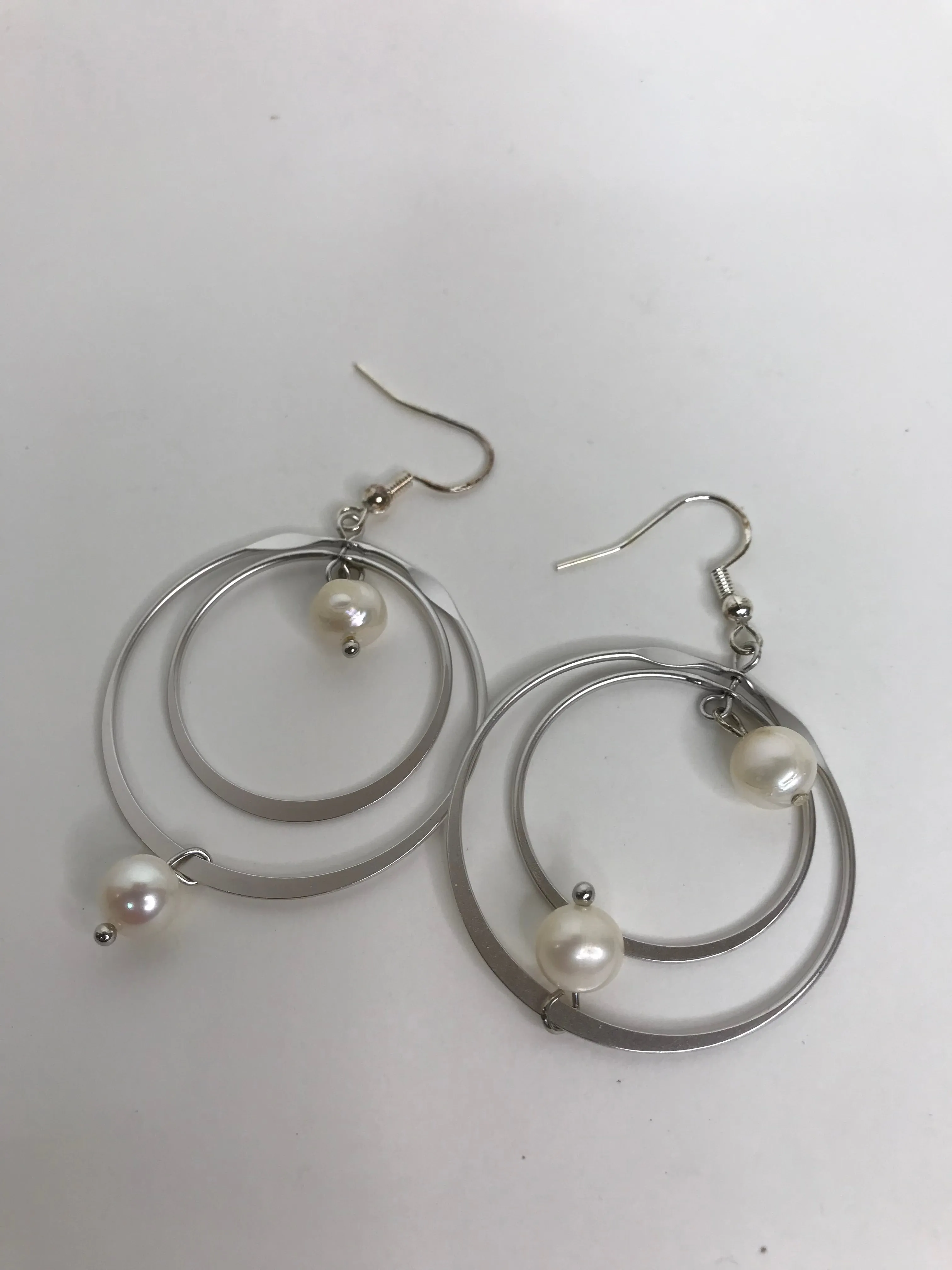 Chic Silvertone Double Hoop Earrings with Pearl Drops – Your Go-To Accessory