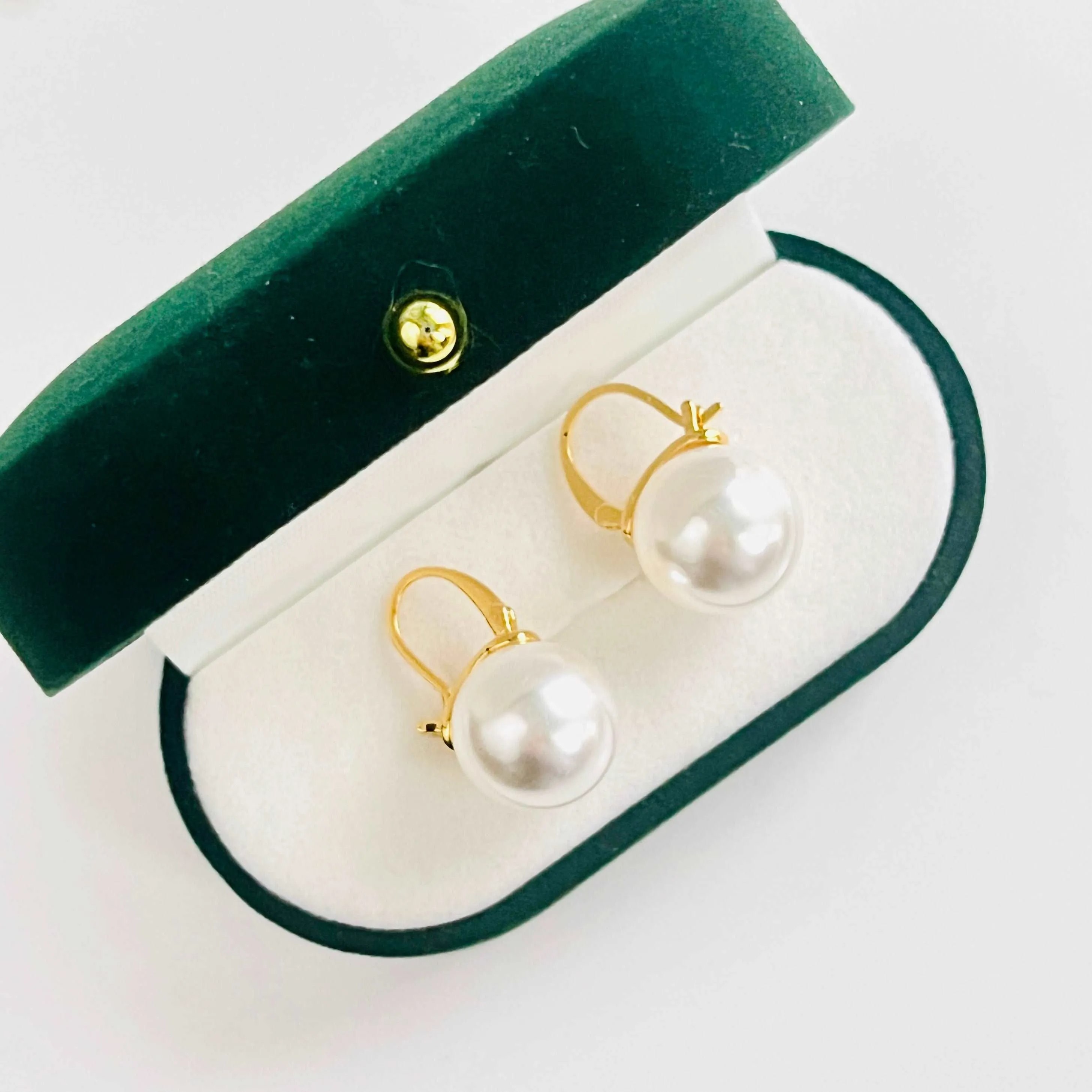 Classic Pearl Earrings