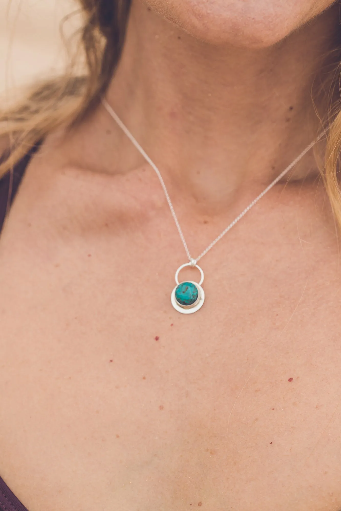 CRYSTAL SILVER NECKLACE