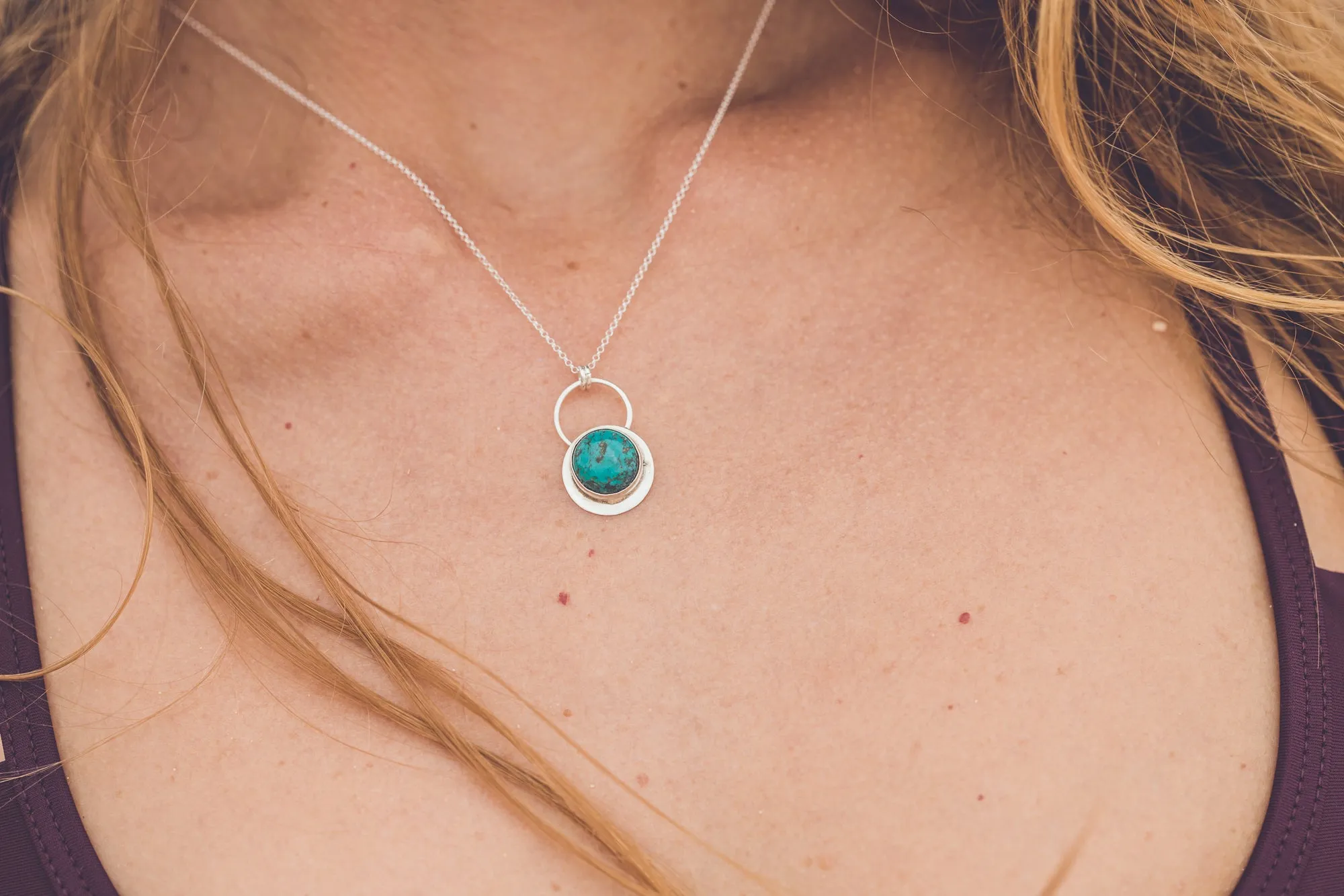 CRYSTAL SILVER NECKLACE