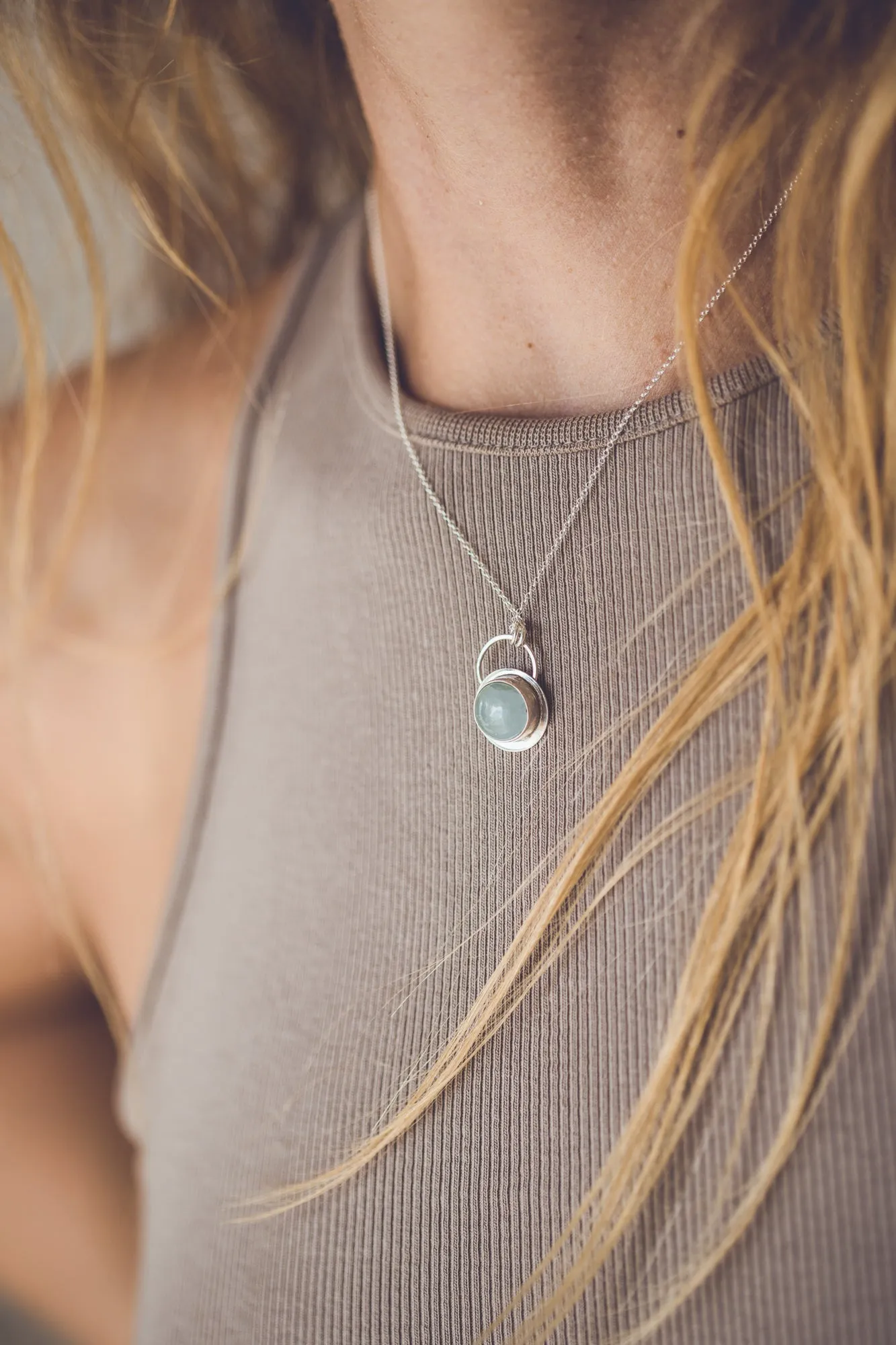 CRYSTAL SILVER NECKLACE