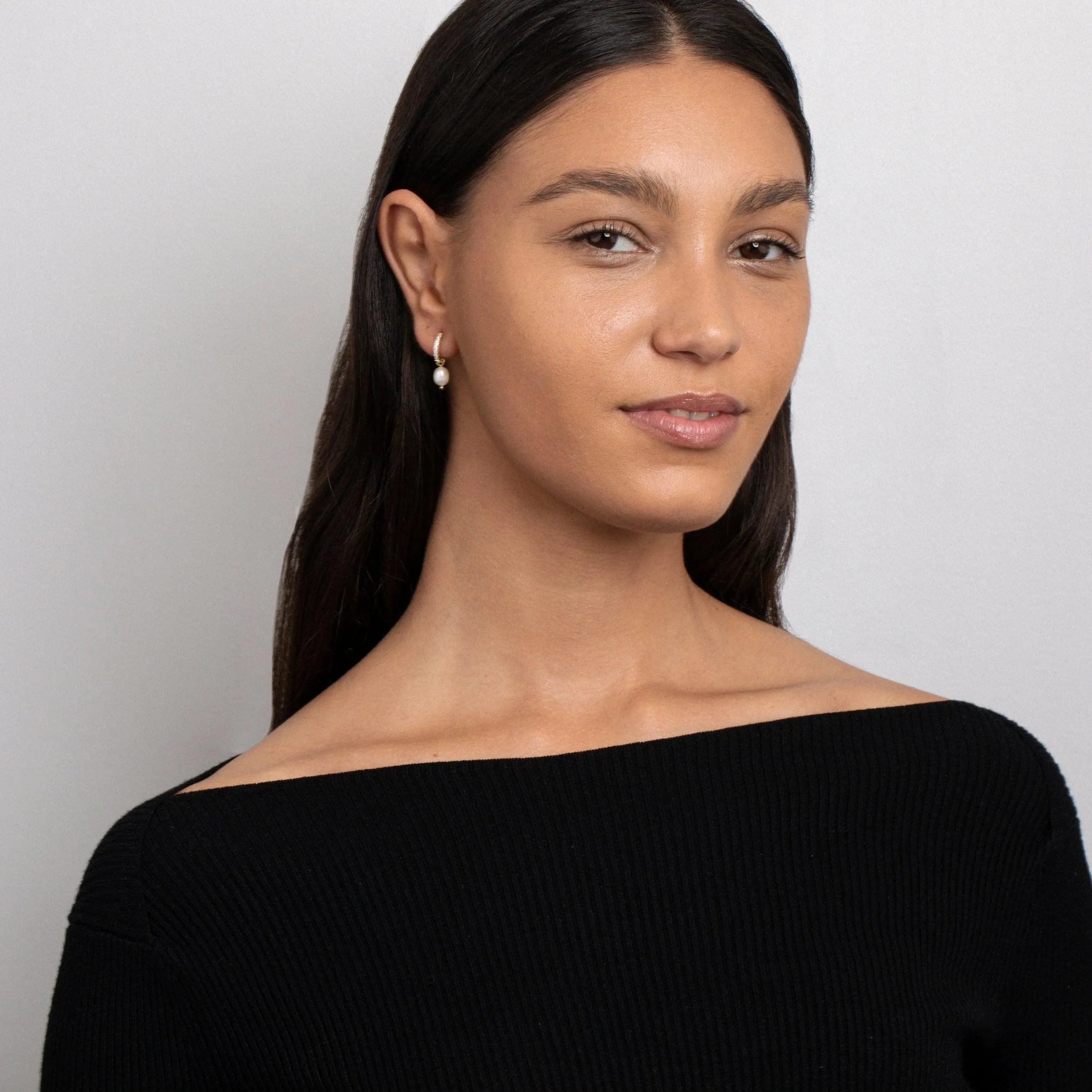 Dainty Pearl Earrings - 18K Gold Vermeil