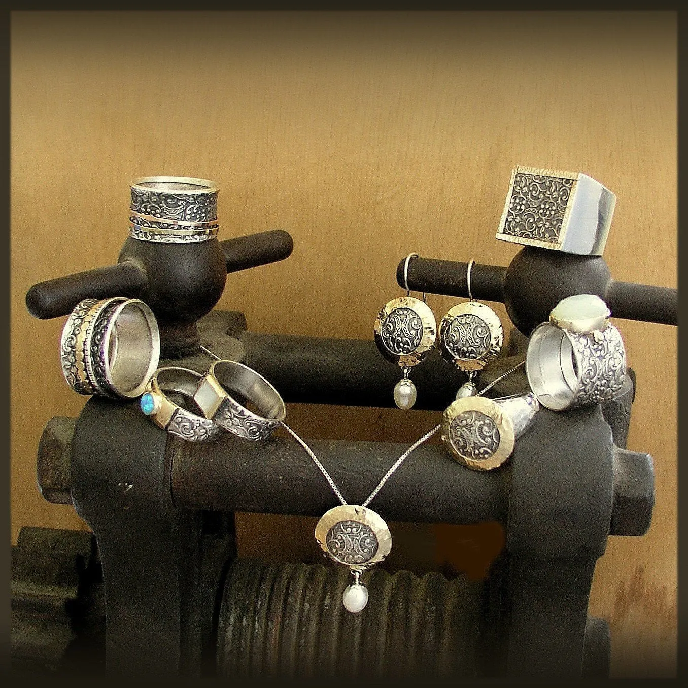 Dangle Filigree Silver Pearl Earrings - Confession.