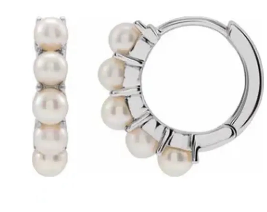 Diana Pearl Huggie