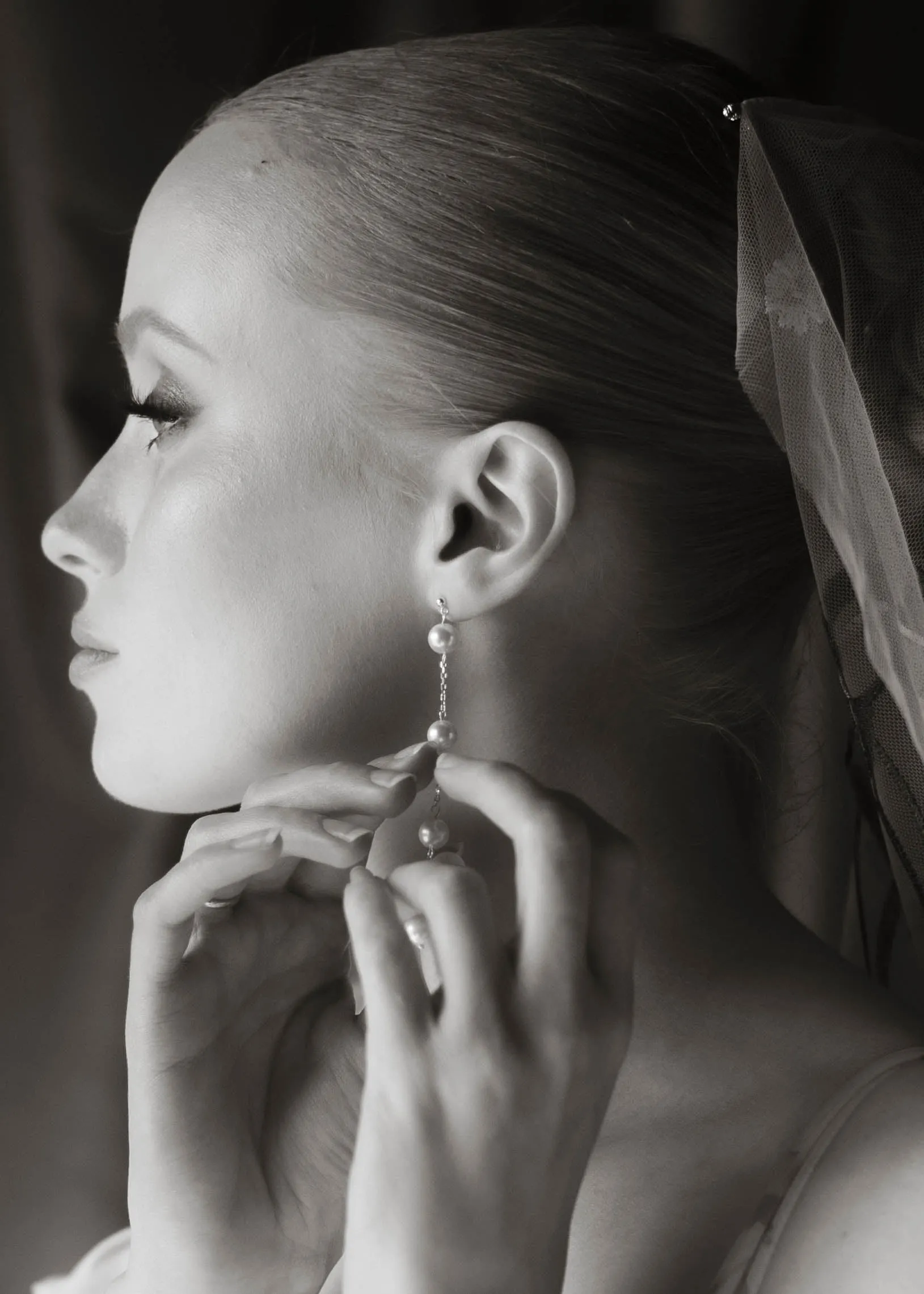 Dorothy Vegan Pearl Long Drop Earrings - Silver/Gold