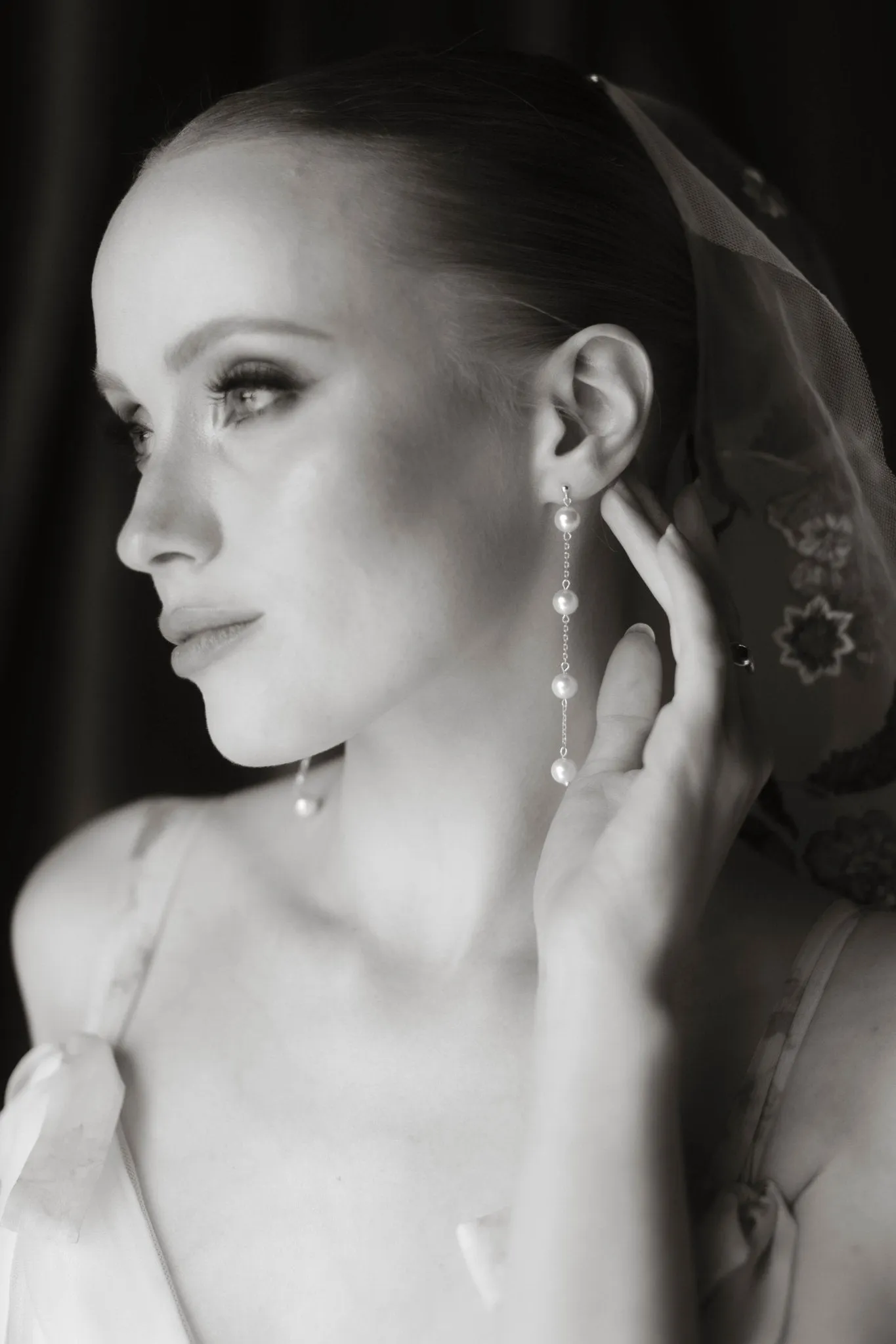 Dorothy Vegan Pearl Long Drop Earrings - Silver/Gold
