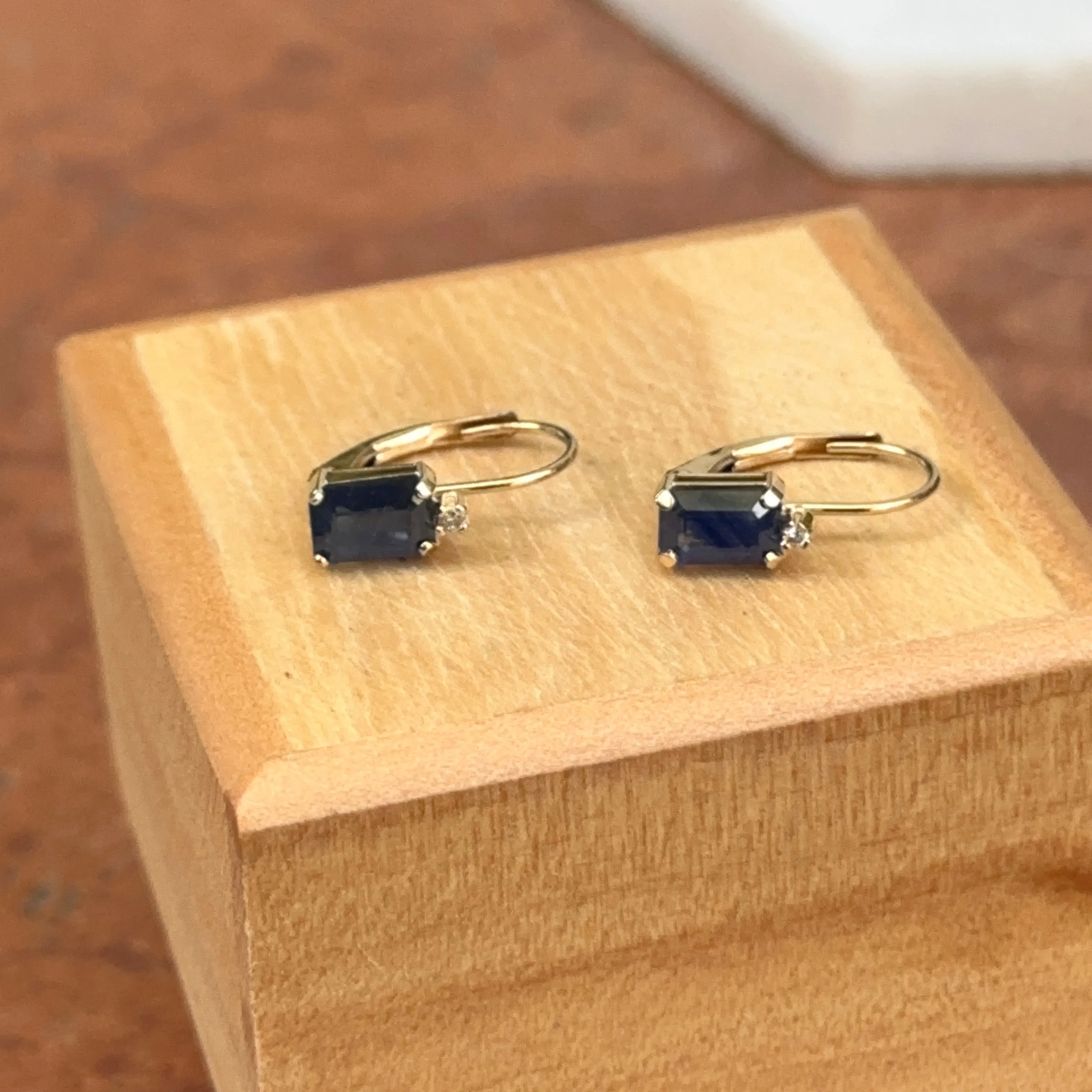 Estate 14KT Yellow Gold Emerald-Cut Blue Sapphire   Diamond Lever Back Earrings