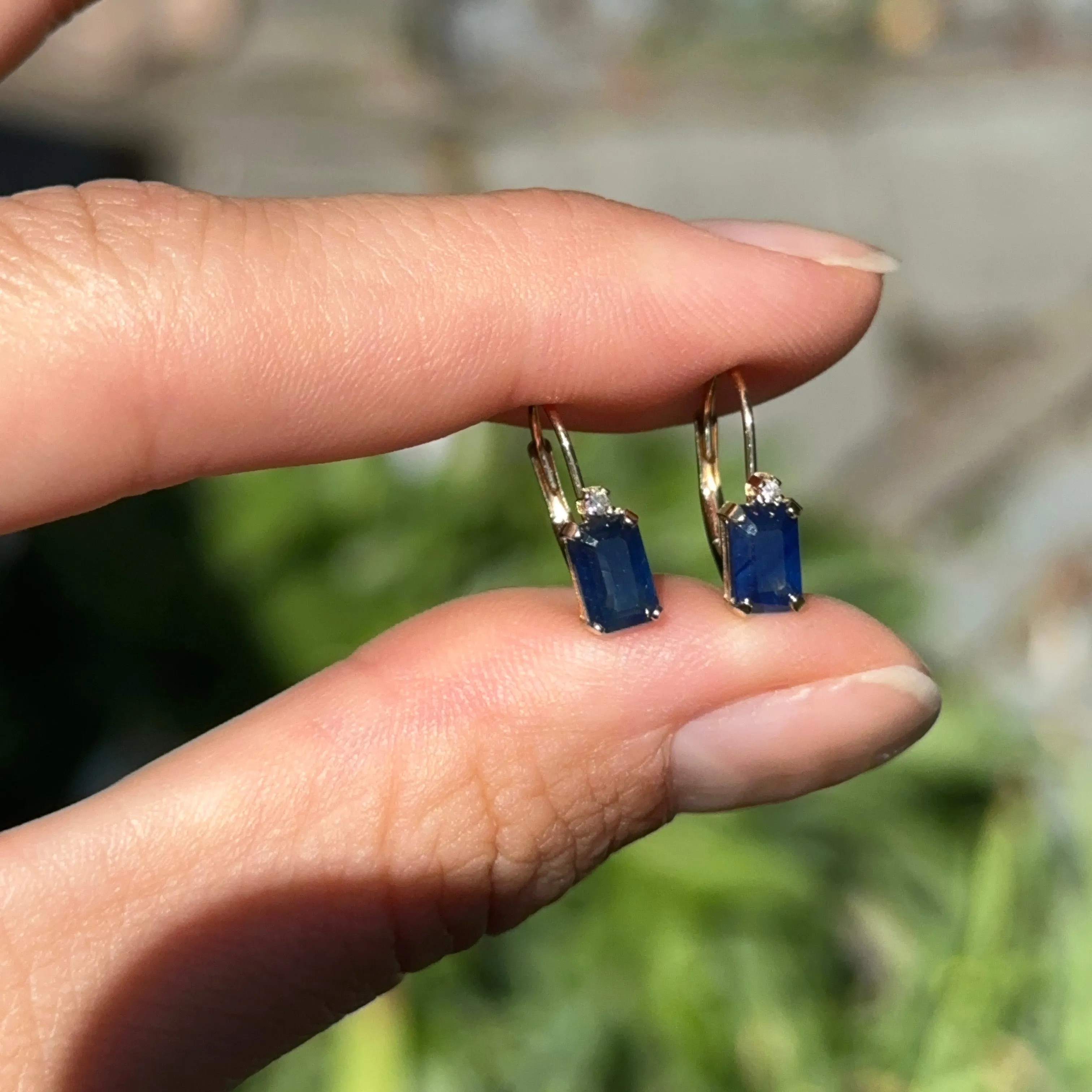 Estate 14KT Yellow Gold Emerald-Cut Blue Sapphire   Diamond Lever Back Earrings