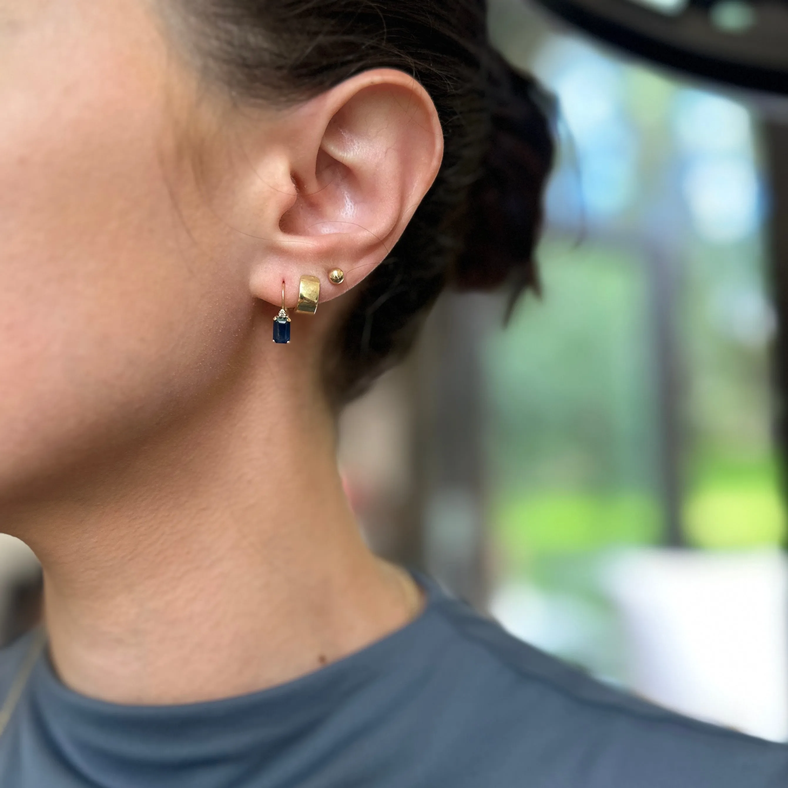 Estate 14KT Yellow Gold Emerald-Cut Blue Sapphire   Diamond Lever Back Earrings