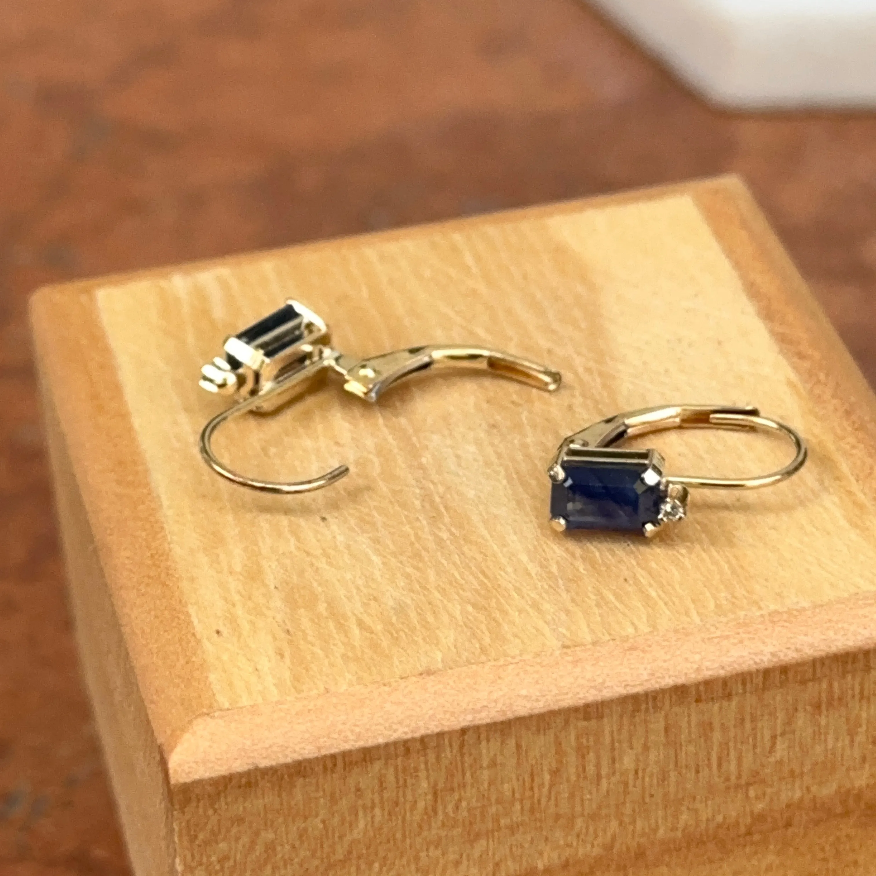 Estate 14KT Yellow Gold Emerald-Cut Blue Sapphire   Diamond Lever Back Earrings