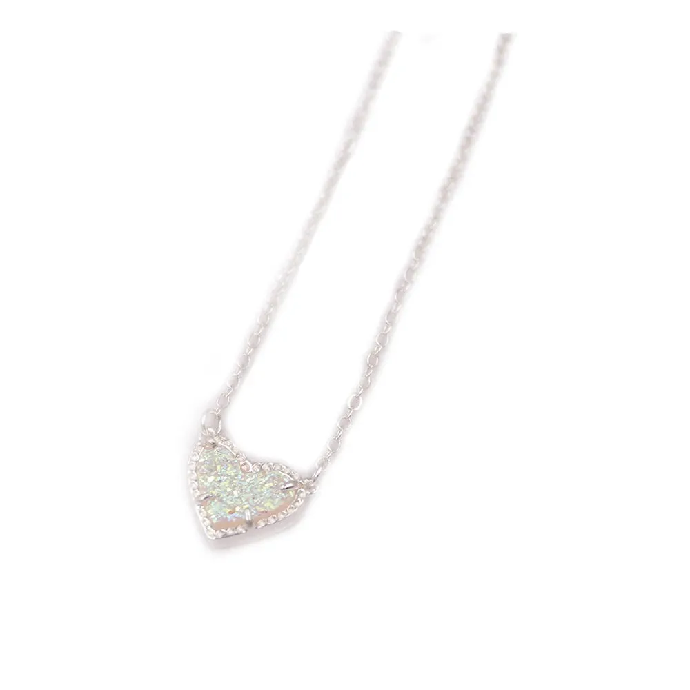 Gift Glitter Abalone Stone Small Heart Shaped 3D Resin Shell Mini Love Necklaces for Women Pendants