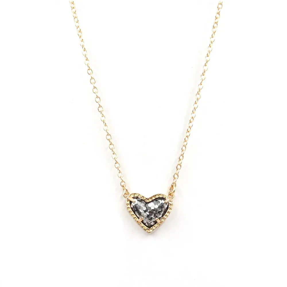 Gift Glitter Abalone Stone Small Heart Shaped 3D Resin Shell Mini Love Necklaces for Women Pendants