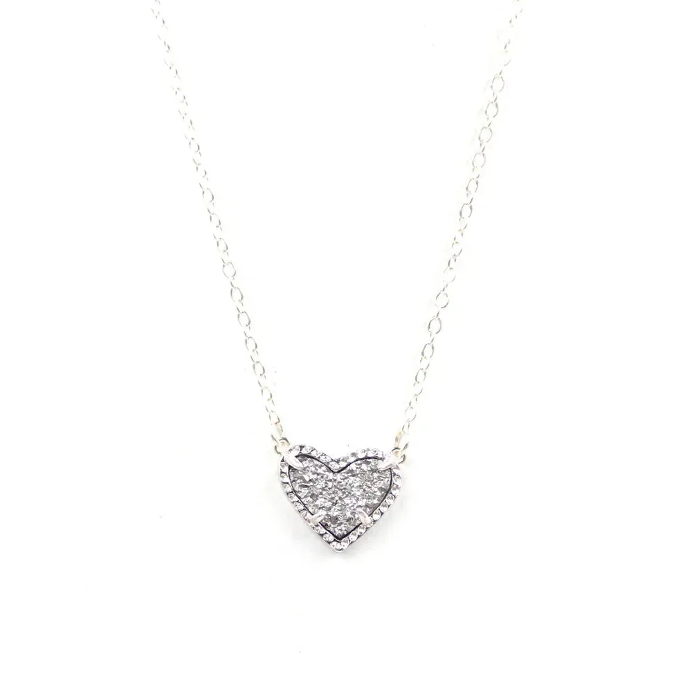 Gift Glitter Abalone Stone Small Heart Shaped 3D Resin Shell Mini Love Necklaces for Women Pendants