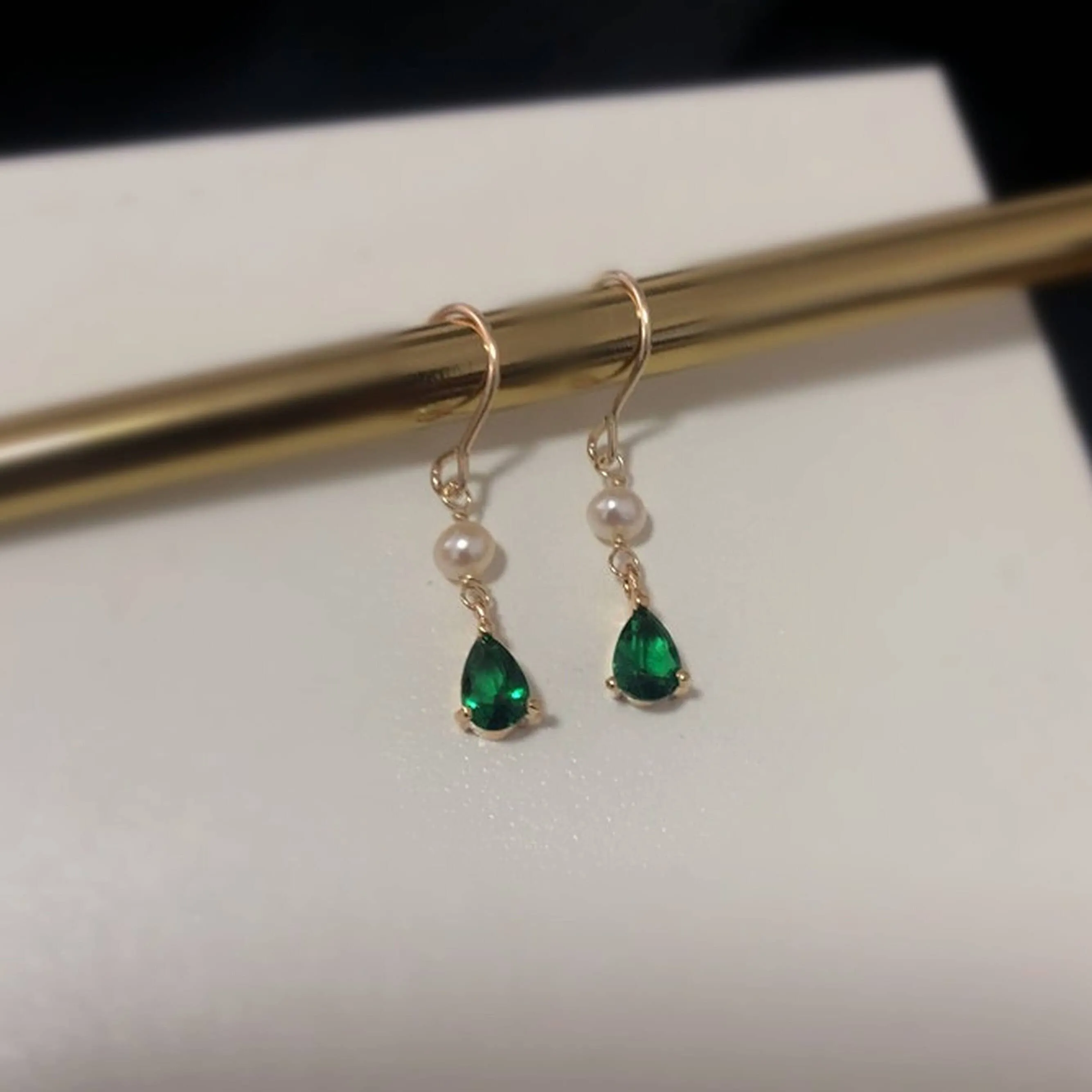 Handmade Teardrop Emerald Pearl Earrings