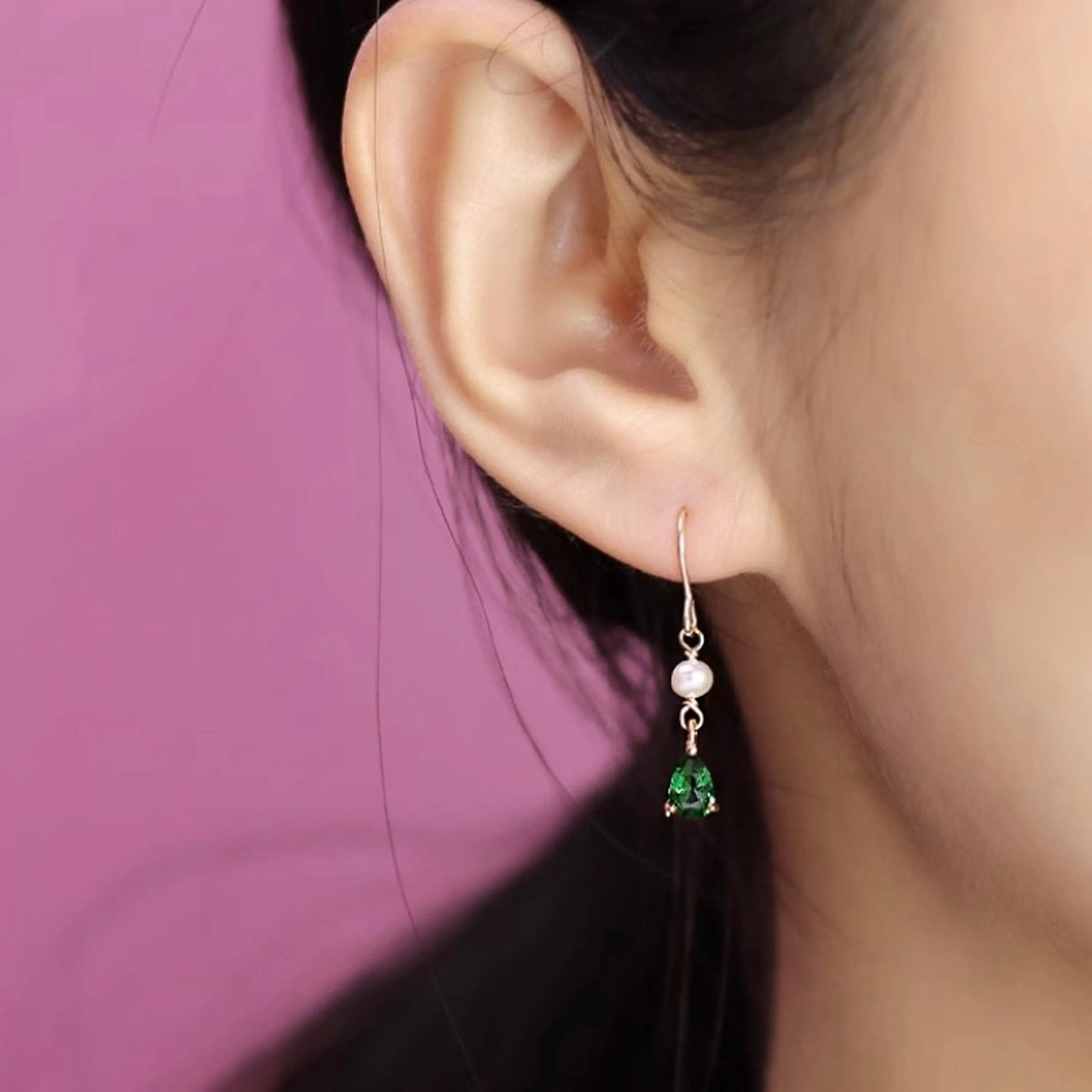 Handmade Teardrop Emerald Pearl Earrings