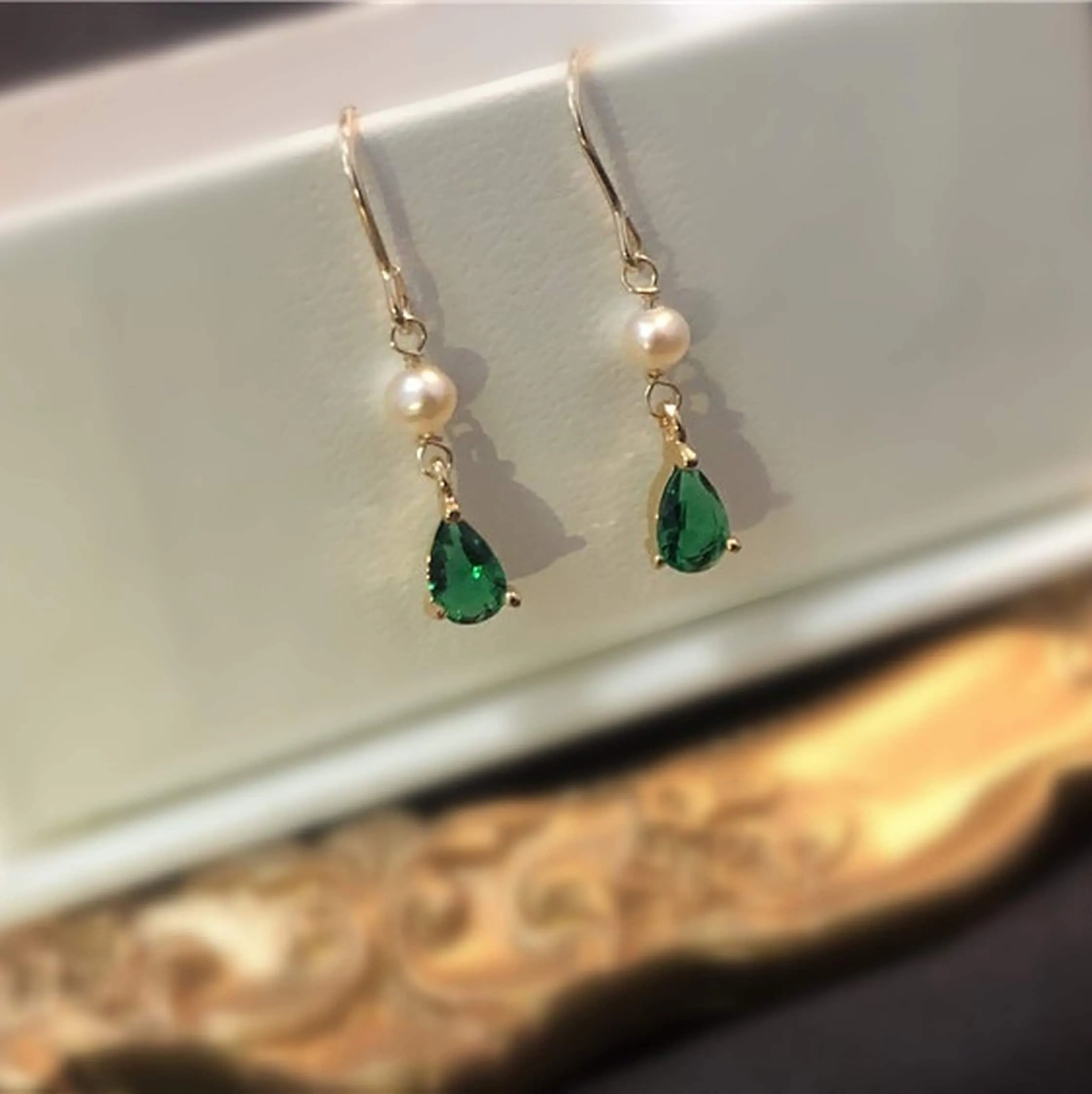 Handmade Teardrop Emerald Pearl Earrings