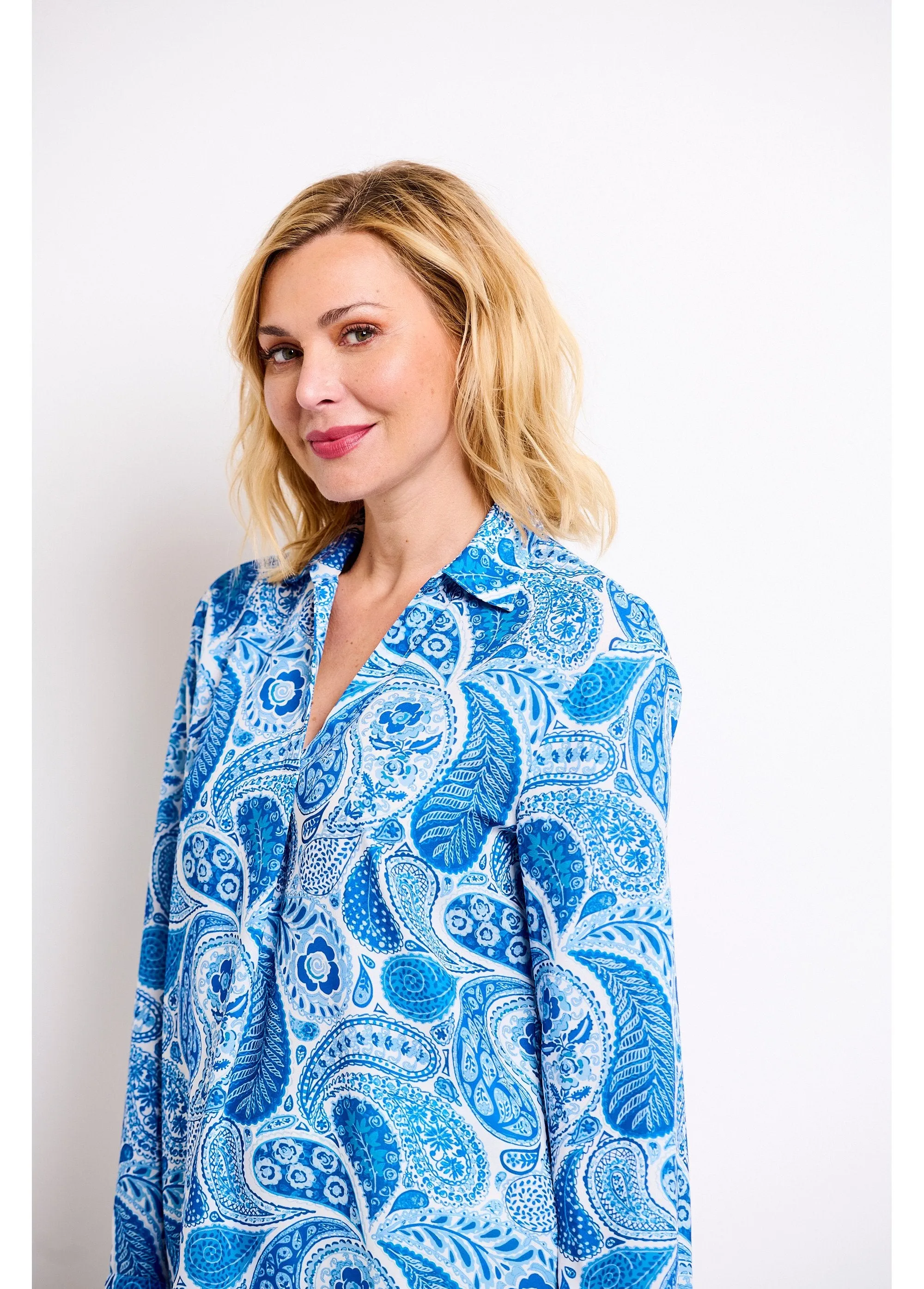 Long loose tunic with paisley print