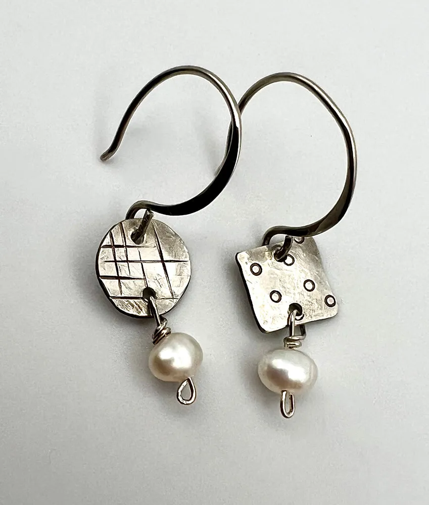 Mismatch Pearl Earrings