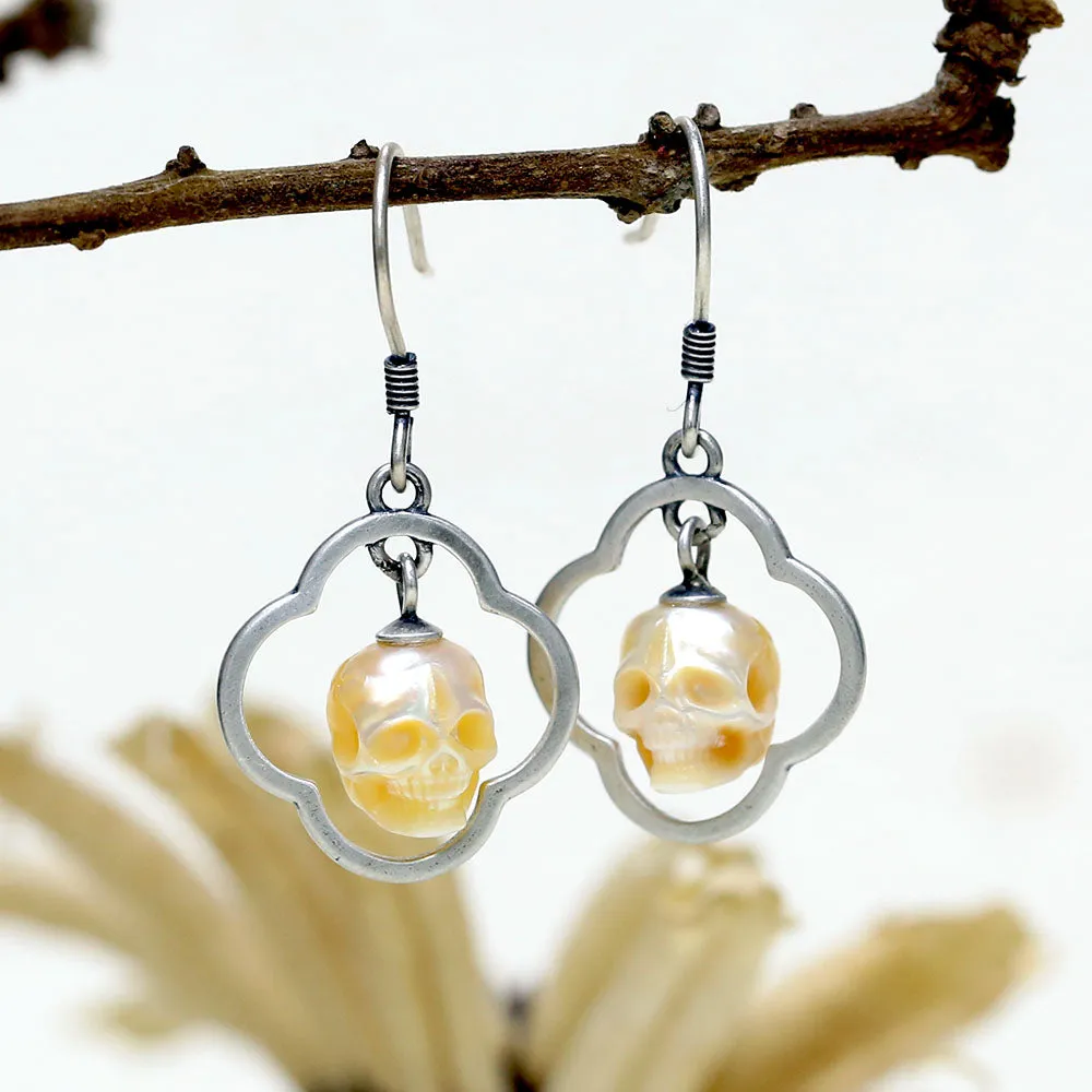 Openwork Four-Leaf Clover Pearl Skull Earrings