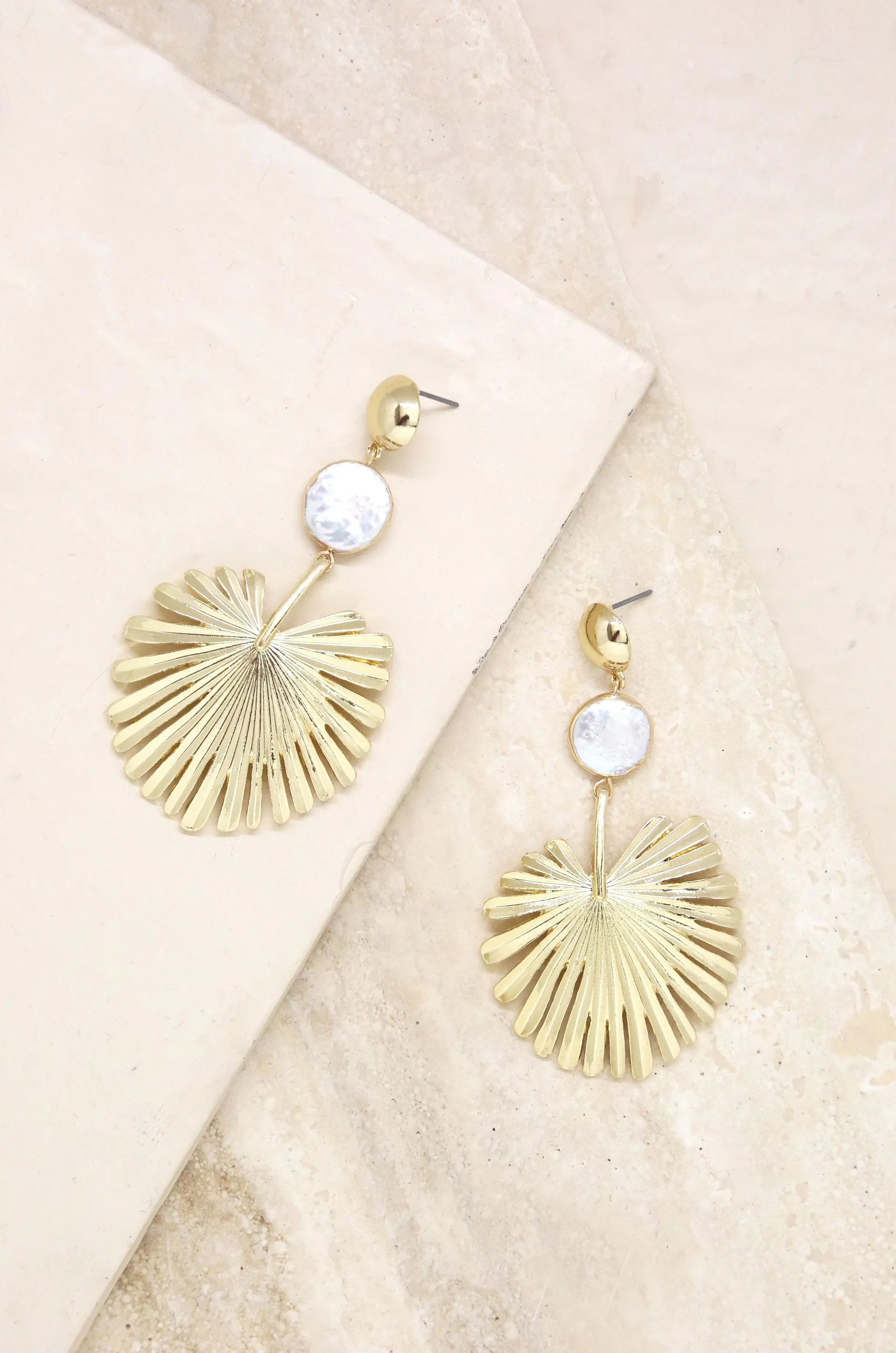 Palm Leaf Earring with Pearl in Gold