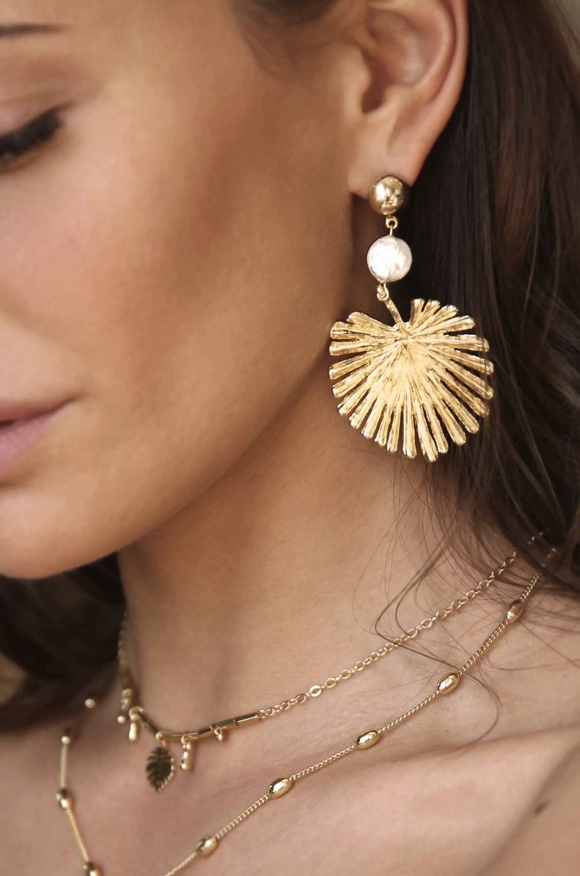 Palm Leaf Earring with Pearl in Gold