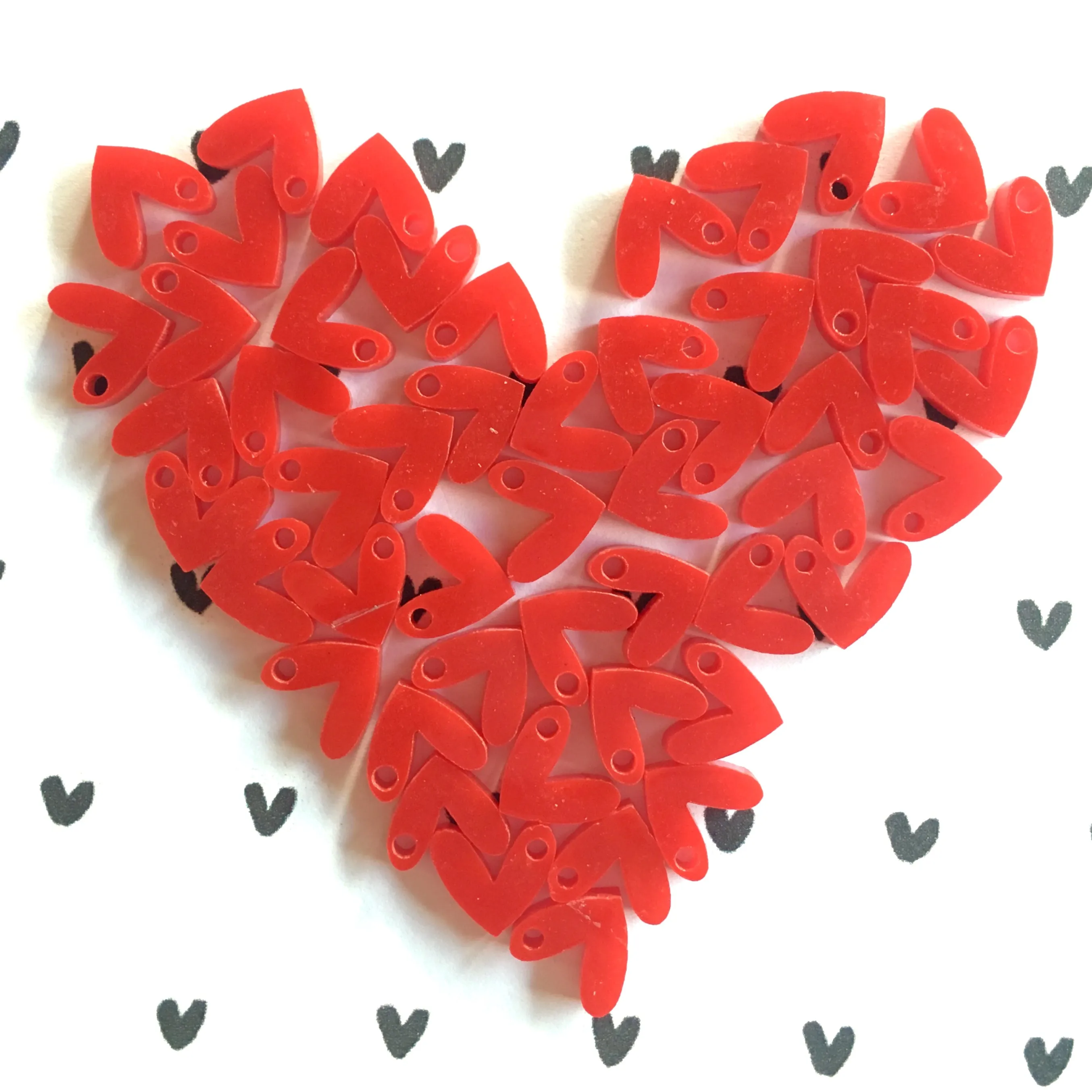 Red tiny enlarged hearts / 50 Pieces, 10mm