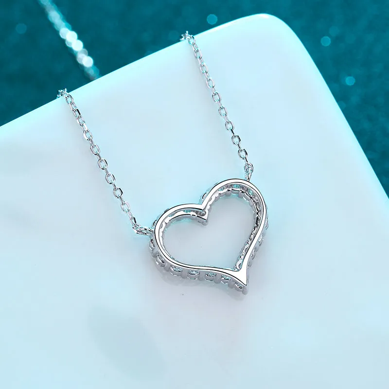 Round Cut Moissanite Diamond Heart-shaped Necklace